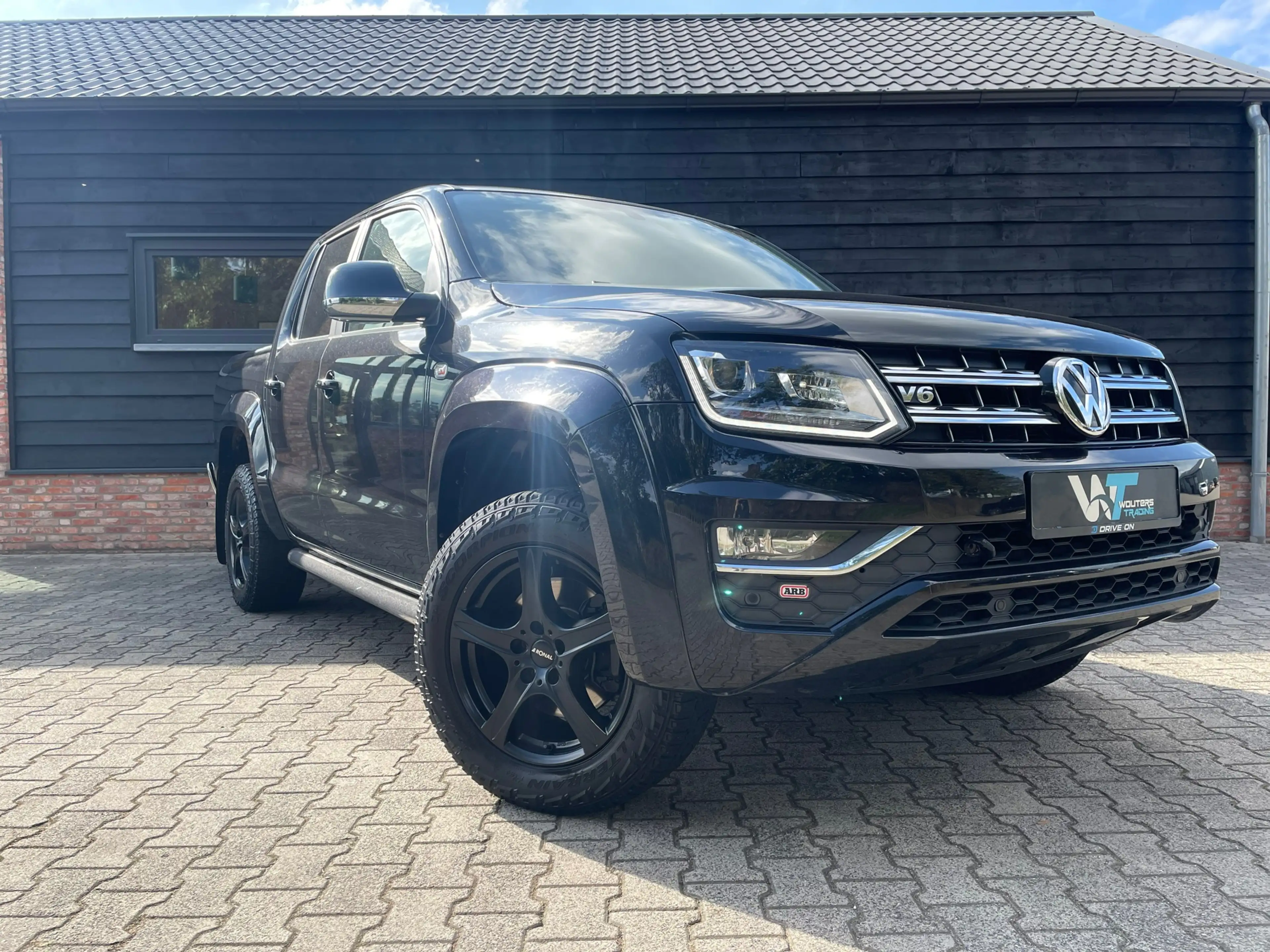 Volkswagen Amarok 3.0 TDI 4Motion - 5 persoons - marge - rollcover — photo 5