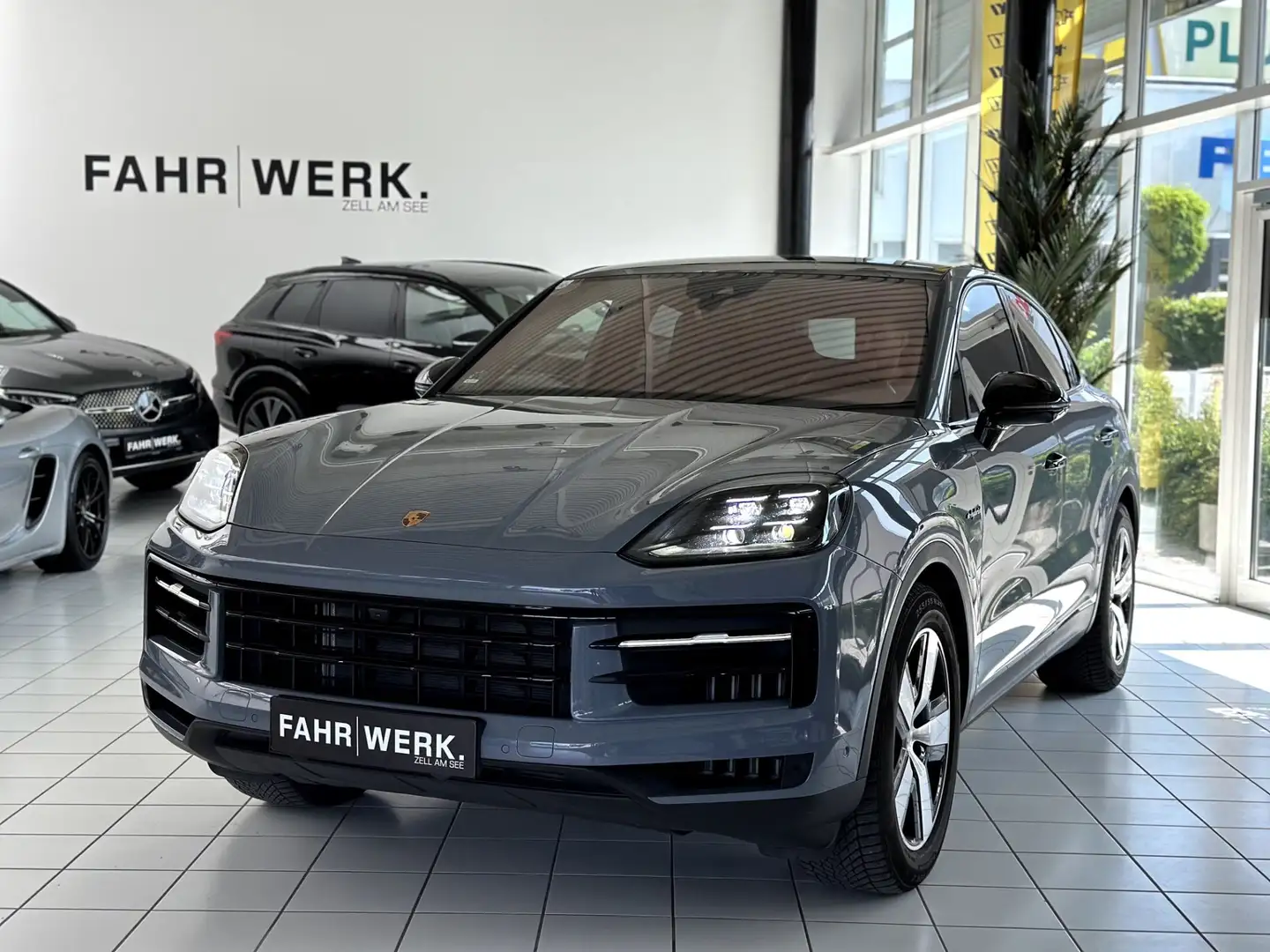 Porsche Cayenne Coupé III E-Hybrid Grau - 1