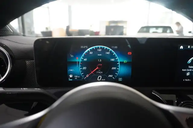Mercedes-Benz Cla view 14