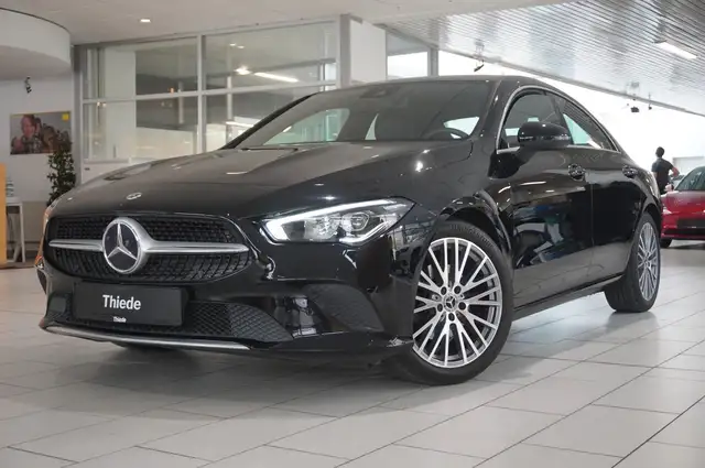 Mercedes-Benz Cla view 3