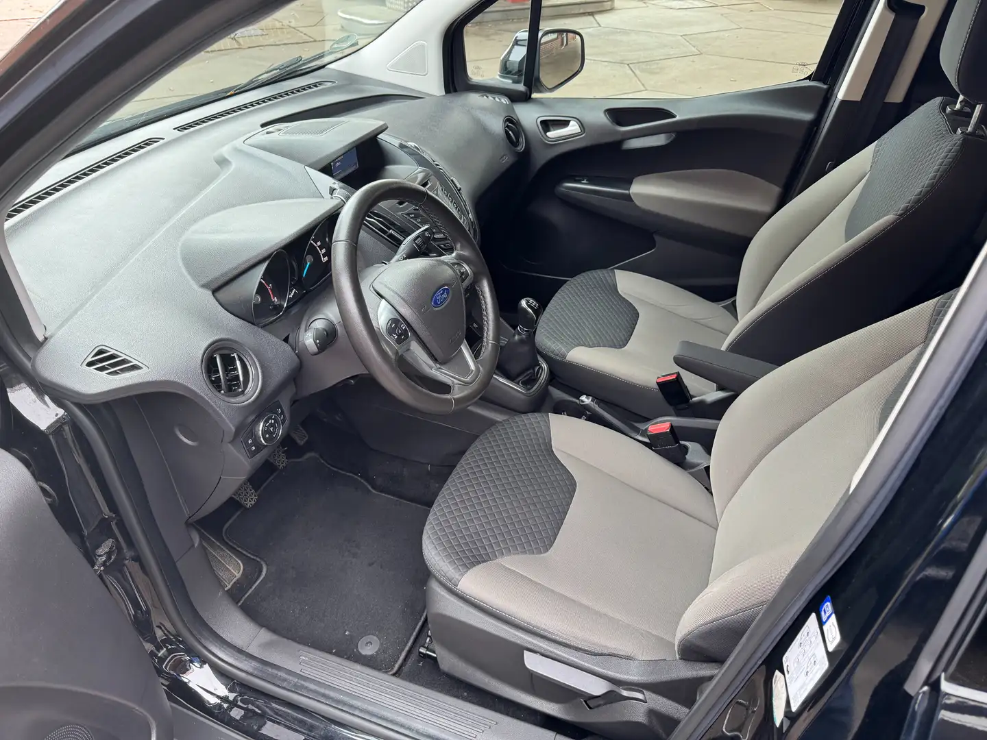 Ford Tourneo Courier Titanium Noir - 2