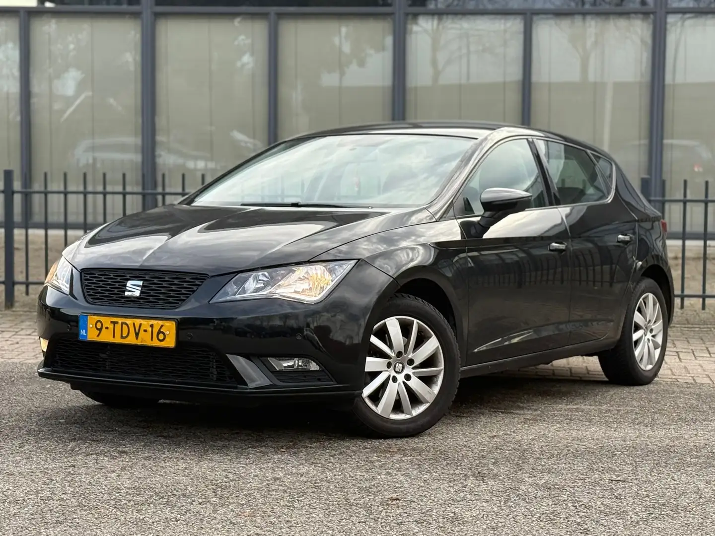 SEAT Leon 1.2 TSI Reference Zwart - 2