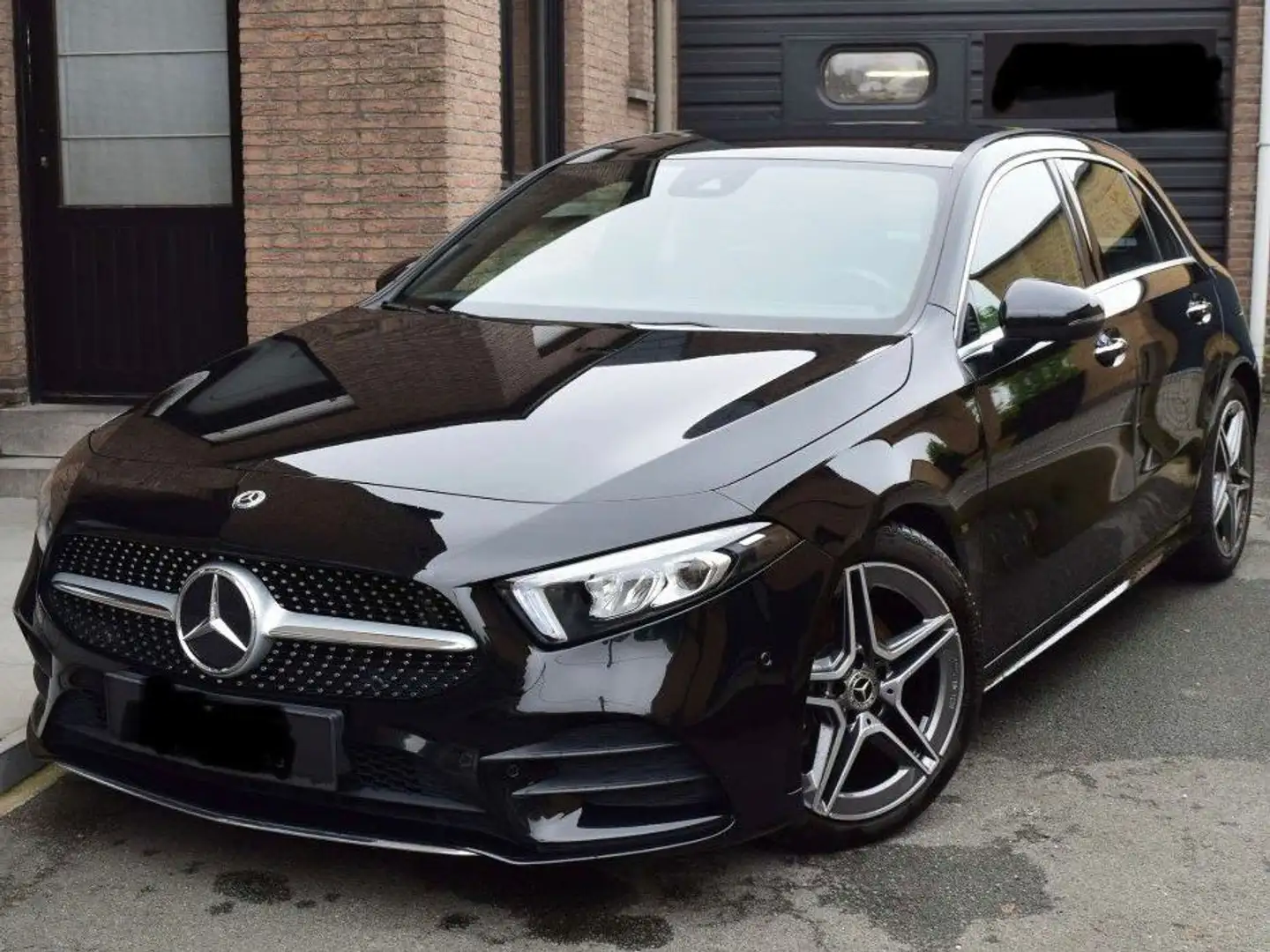 Mercedes-Benz A 200 Business Solution AMG (EU6d-TEMP) Noir - 1