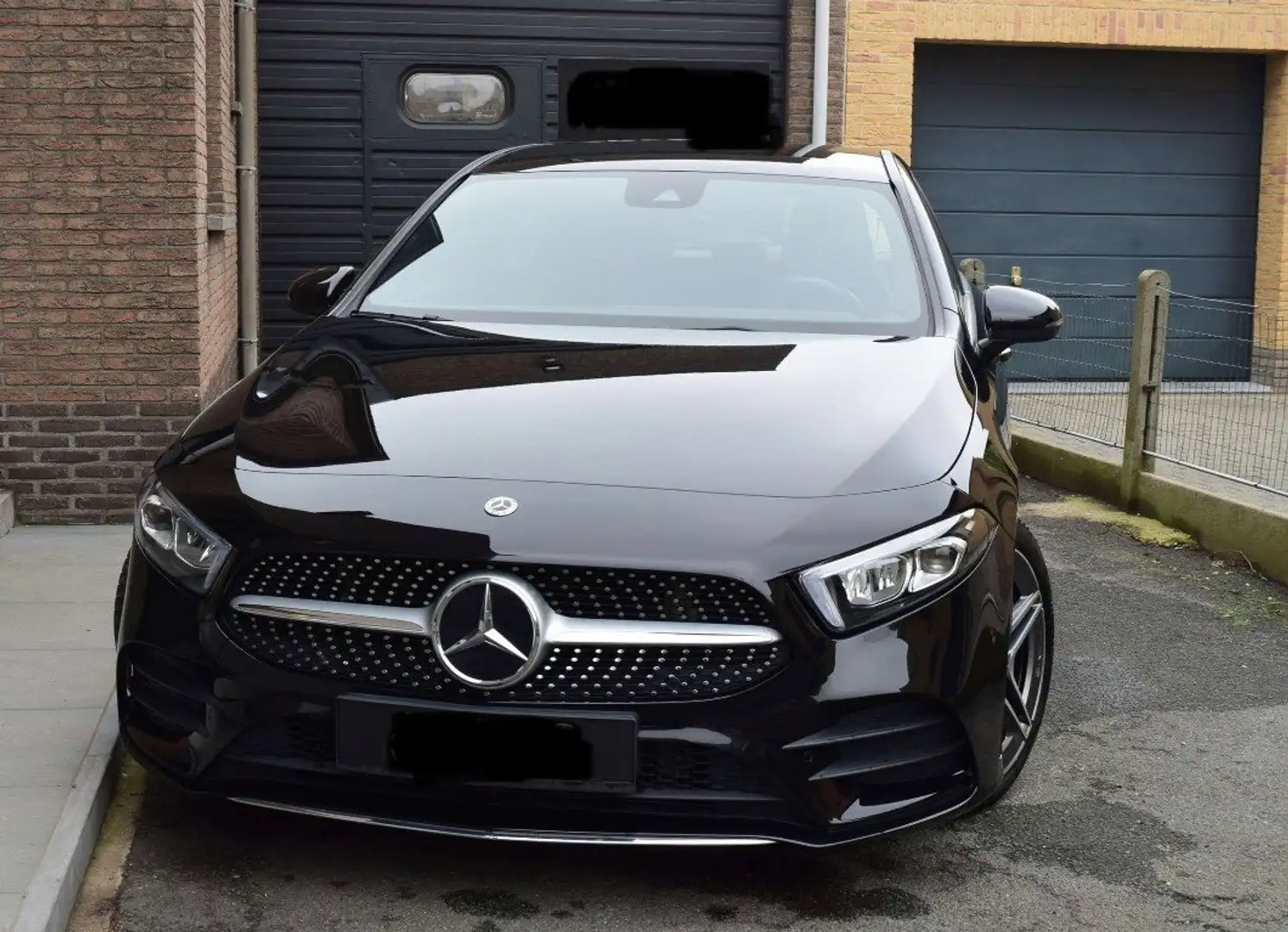 Mercedes-Benz A 200 Business Solution AMG (EU6d-TEMP) Noir - 2
