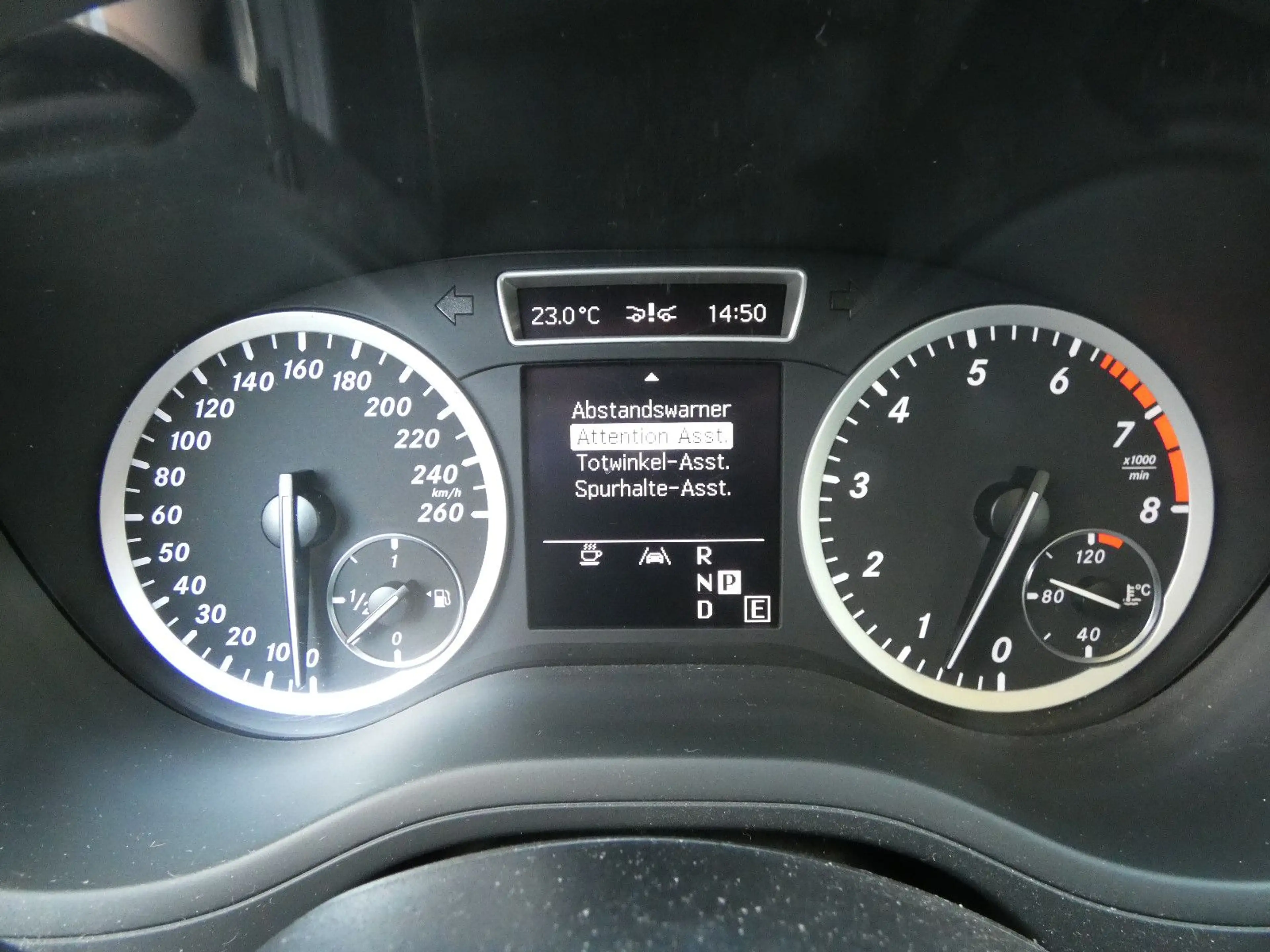 Mercedes-Benz B 250 DCT Bi-Xenon Navi Distronic AHK 17" 2-Hand — photo 12