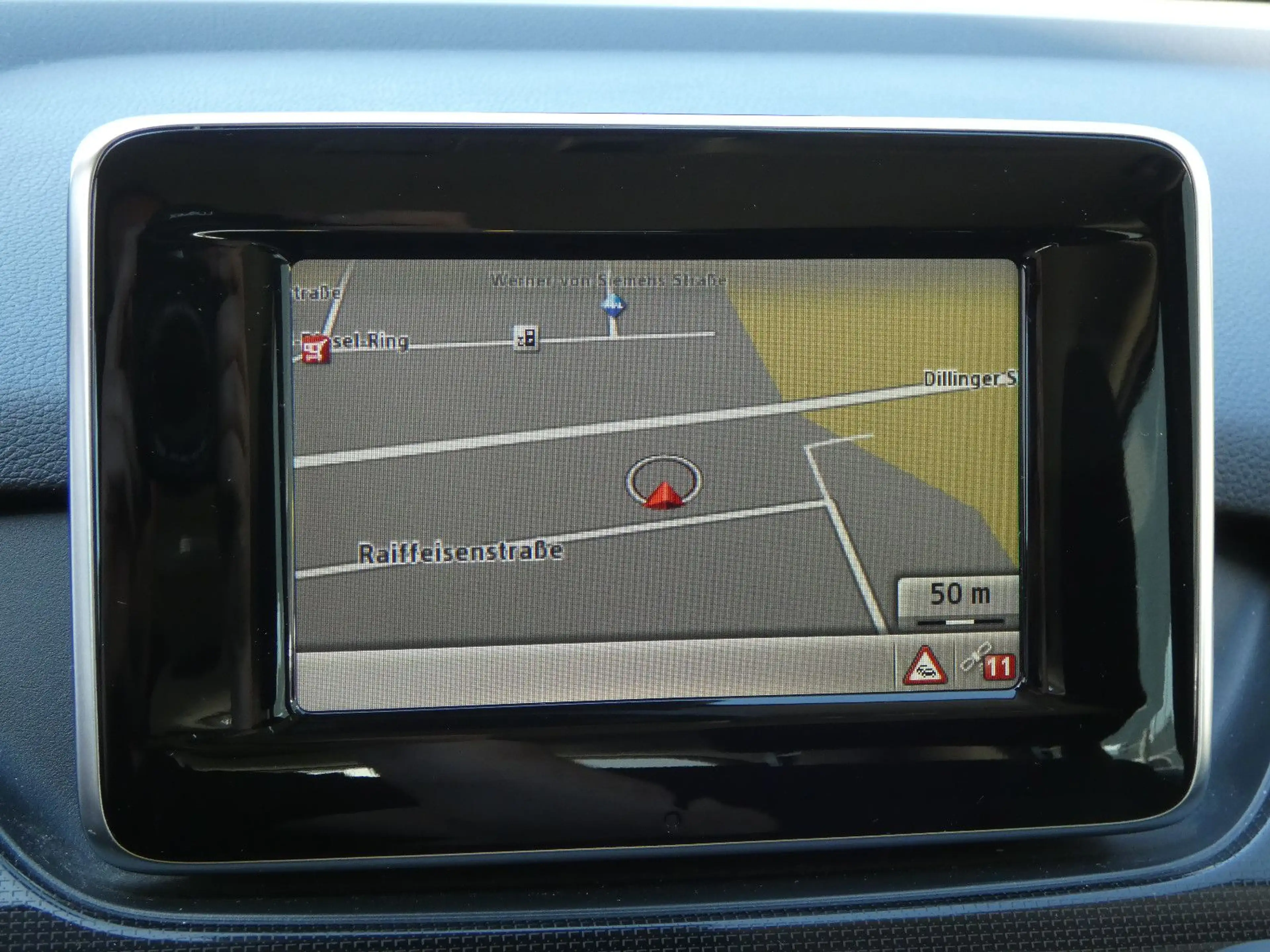 Mercedes-Benz B 250 DCT Bi-Xenon Navi Distronic AHK 17" 2-Hand — photo 8