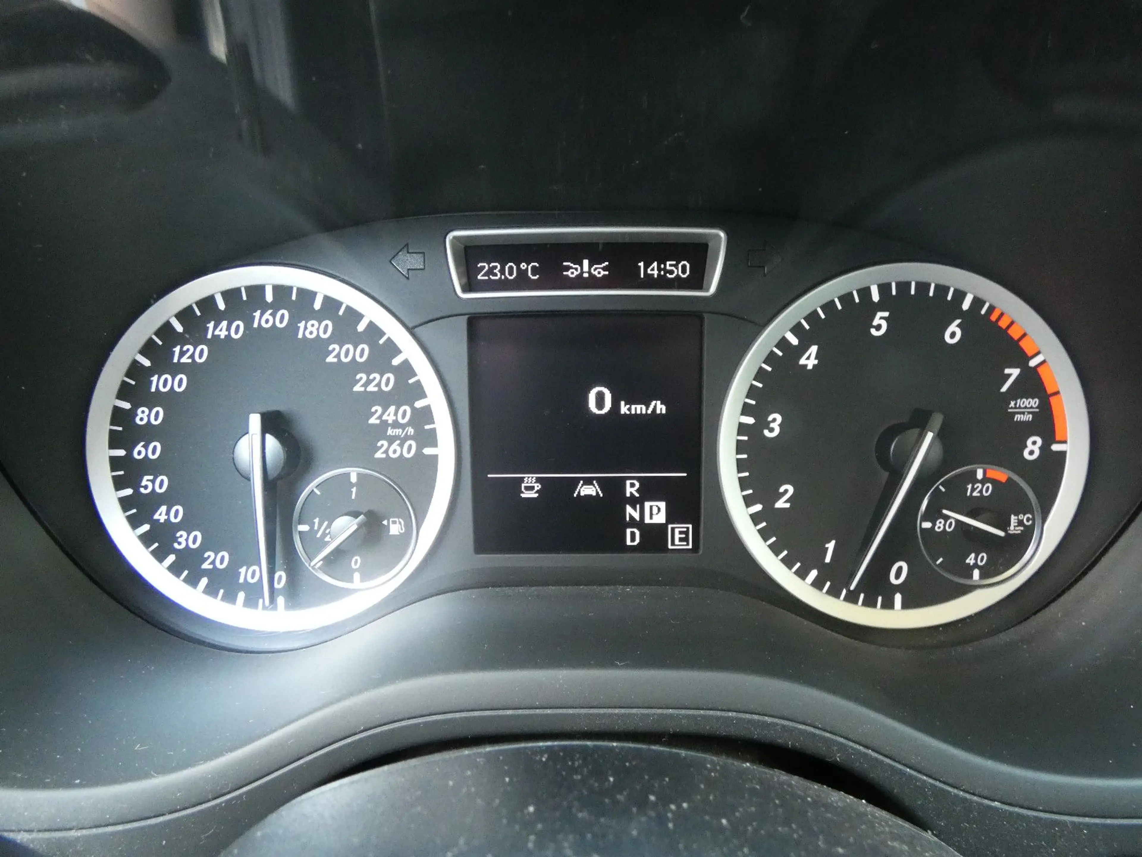 Mercedes-Benz B 250 DCT Bi-Xenon Navi Distronic AHK 17" 2-Hand — photo 11