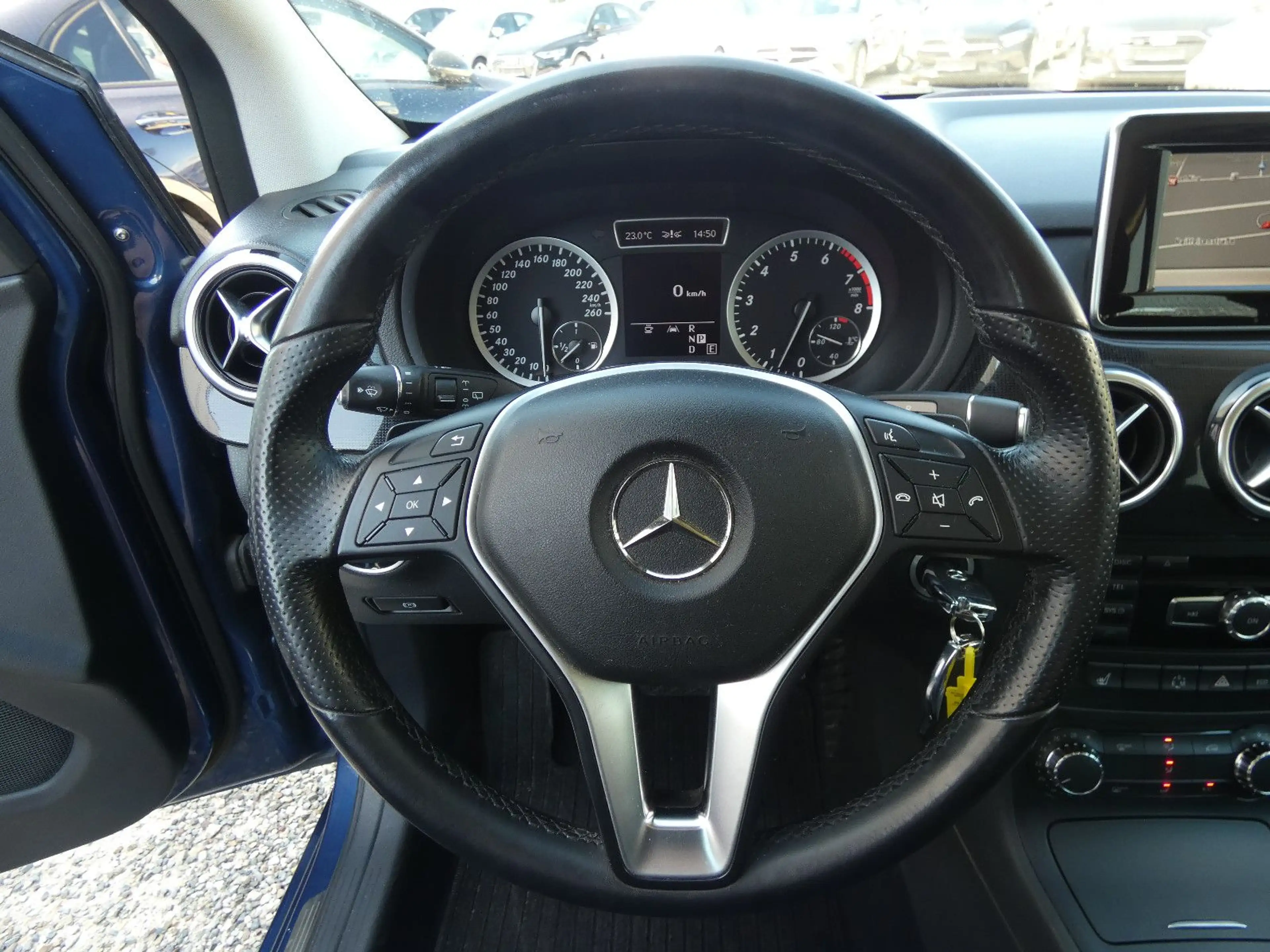 Mercedes-Benz B 250 DCT Bi-Xenon Navi Distronic AHK 17" 2-Hand — photo 10