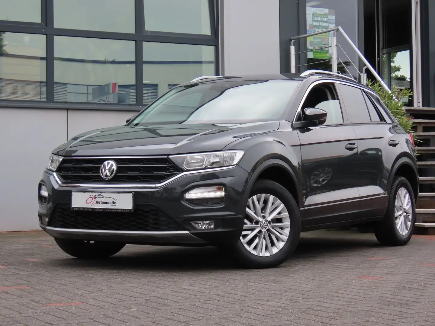 Volkswagen T-Roc 2.0 TDI SCR DSG Style ACC CarPlay Grau - 2