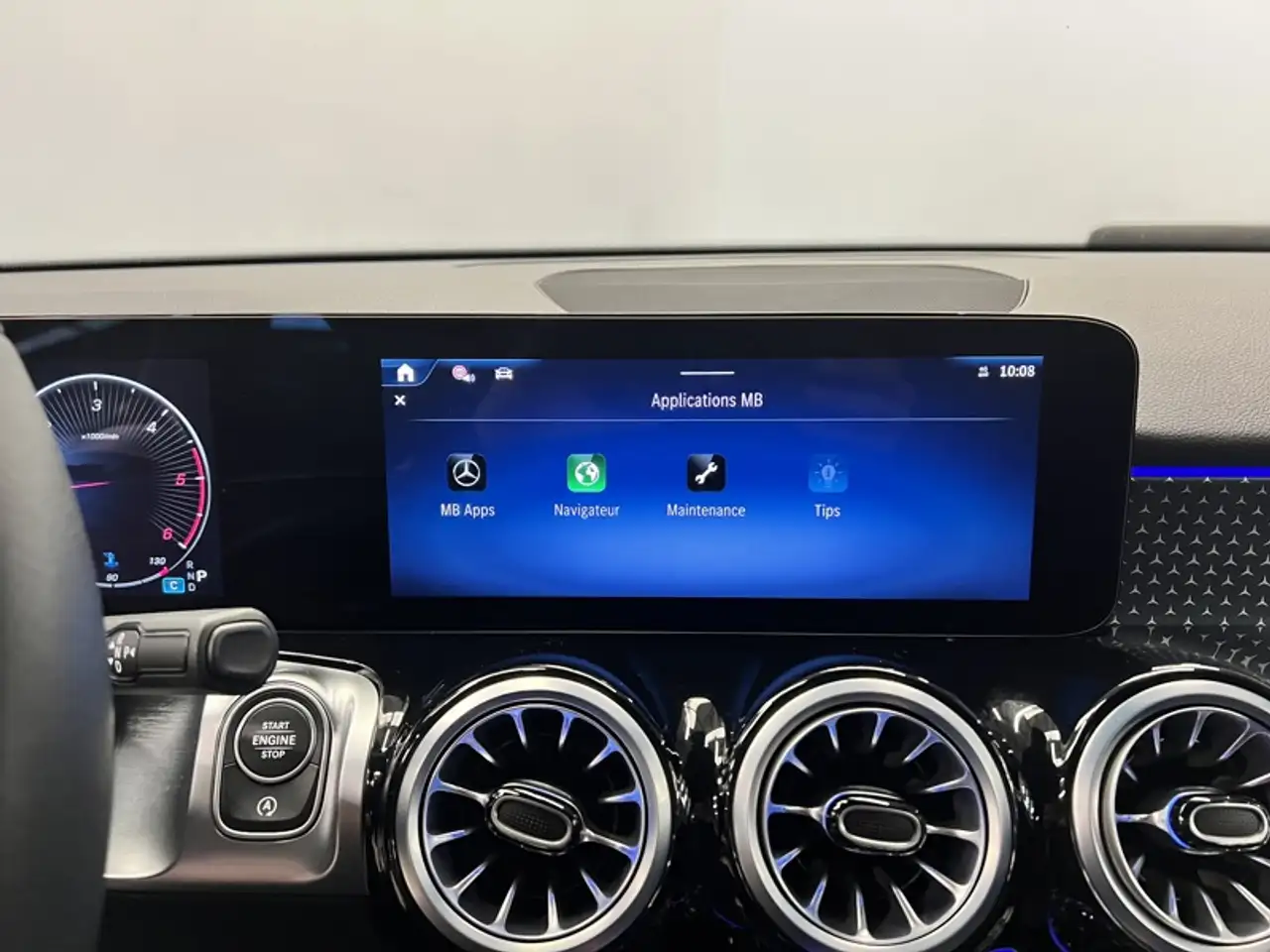 Mercedes-Benz GLB 200 d Luxury Line 17