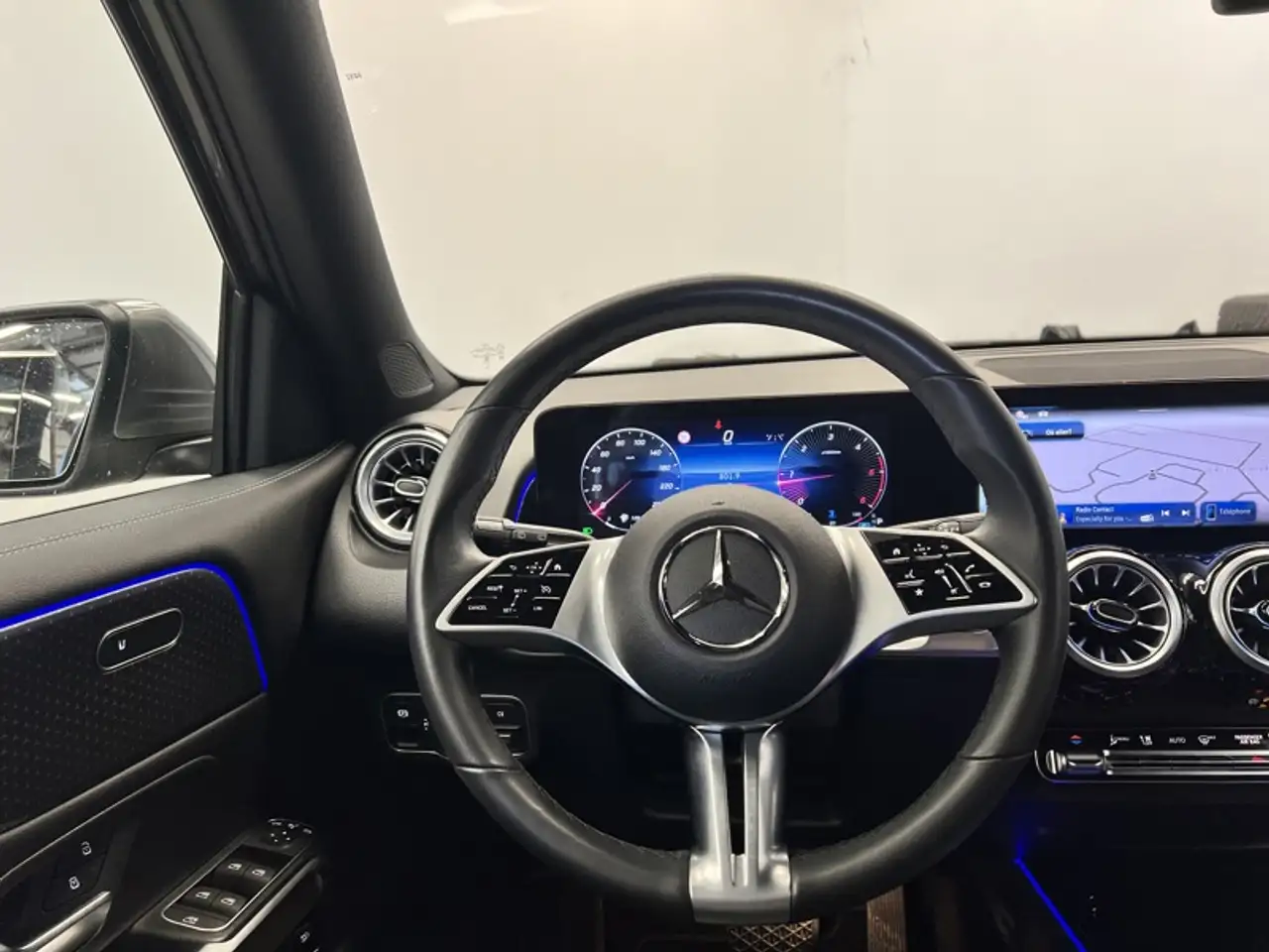 Mercedes-Benz GLB 200 d Luxury Line 8