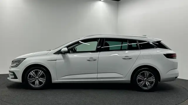 Renault Megane E-Tech view 14