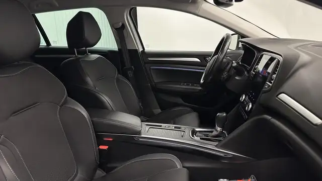 Renault Megane E-Tech view 4