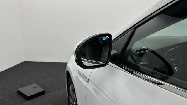 Renault Megane E-Tech view 22