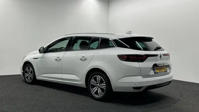 Renault Megane E-Tech view 10
