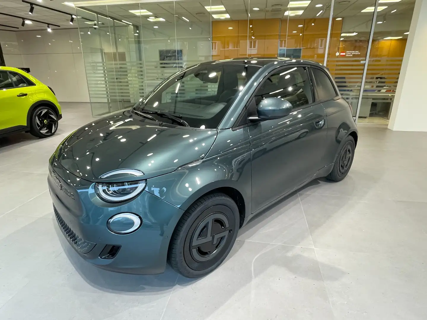 Fiat 500e 42 kWh Giorgio Armani Verde - 1