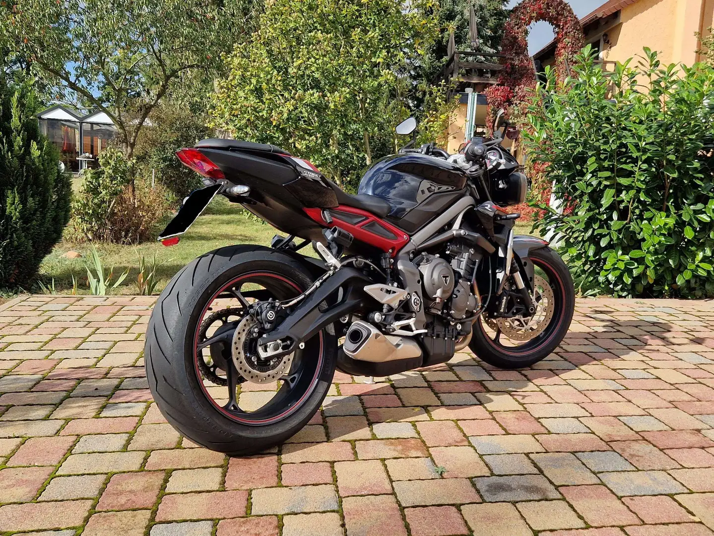 Triumph Street Triple R (LRH) Schwarz - 2