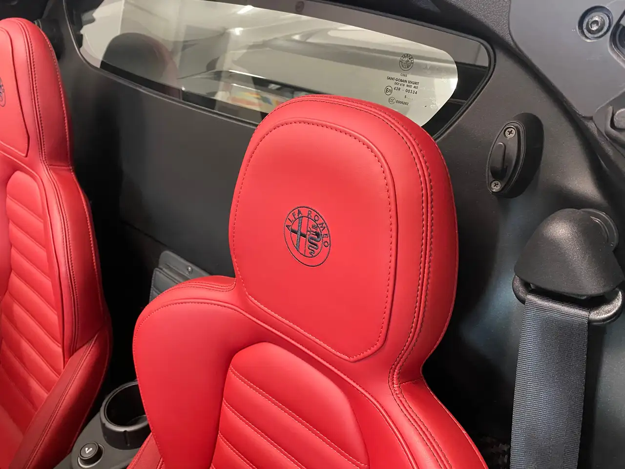 Alfa Romeo 4C 2021 — фото 15