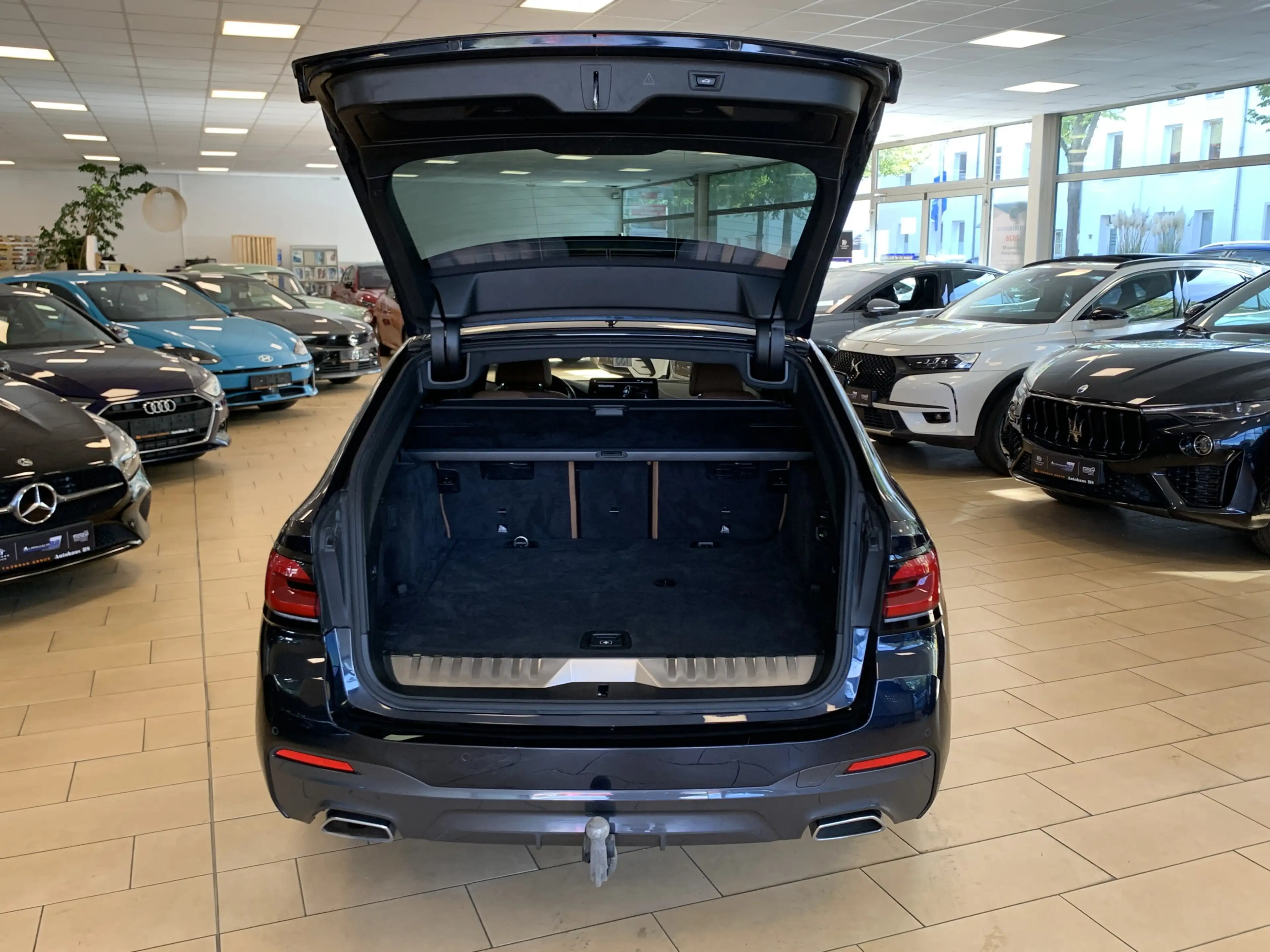 BMW 530 e*xDrive*M-Paket*AHK*Aerodynamik*1H*CAM*SHZ — photo 7