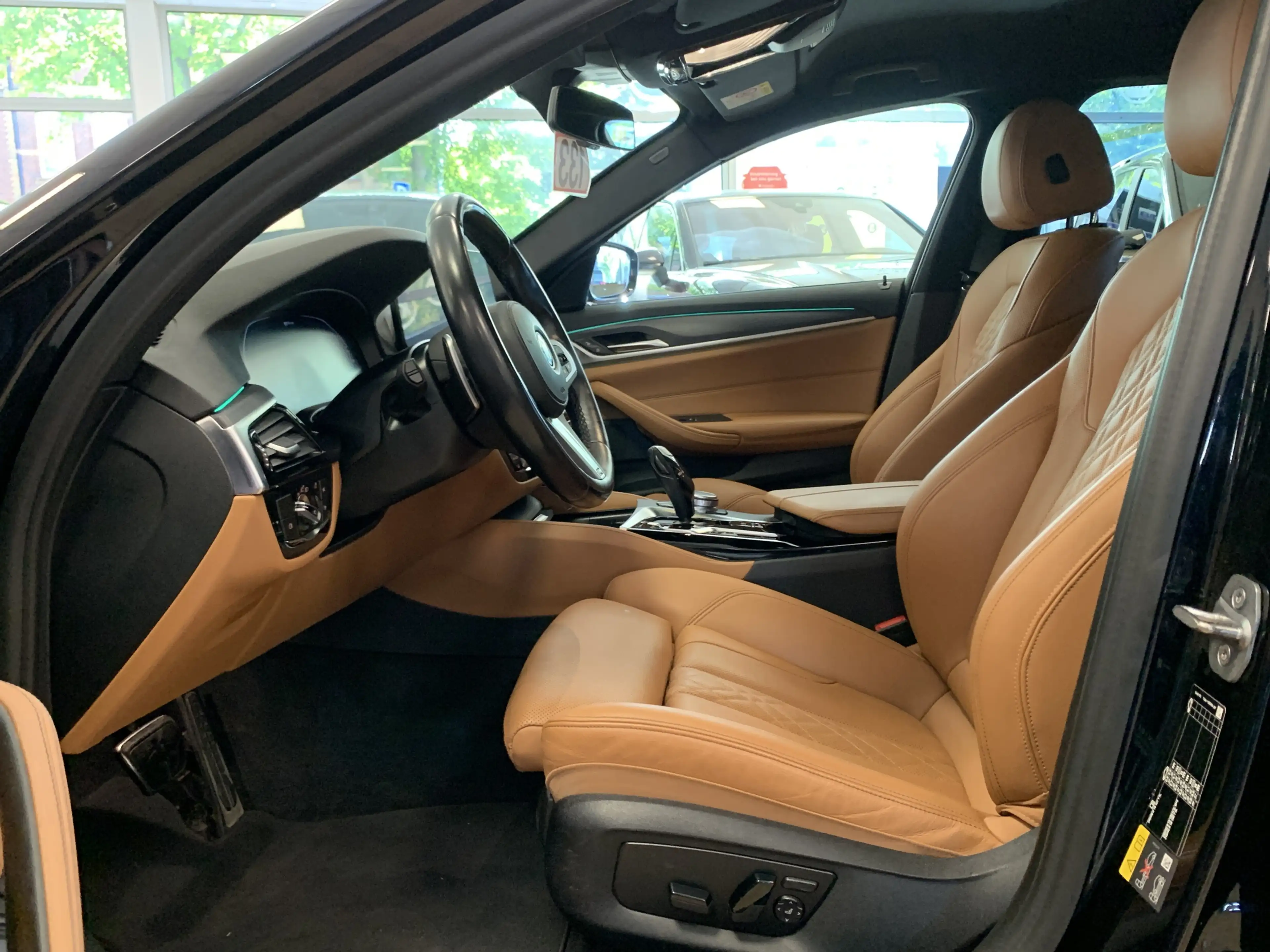 BMW 530 e*xDrive*M-Paket*AHK*Aerodynamik*1H*CAM*SHZ — photo 9