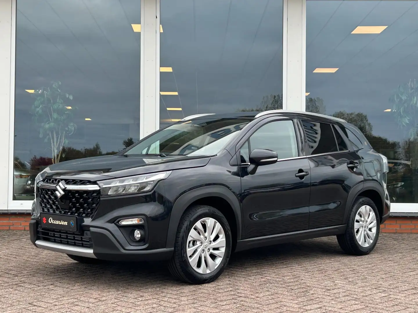 Suzuki S-Cross 1.4 Boosterjet Select Smart Hybrid - 2025 - Navi - Zwart - 1