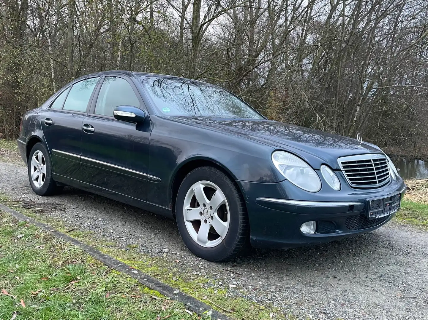 Mercedes-Benz E 240 E240 Elegance Automatik Lim. Tüv=08/26! Euro4 VB Schwarz - 1