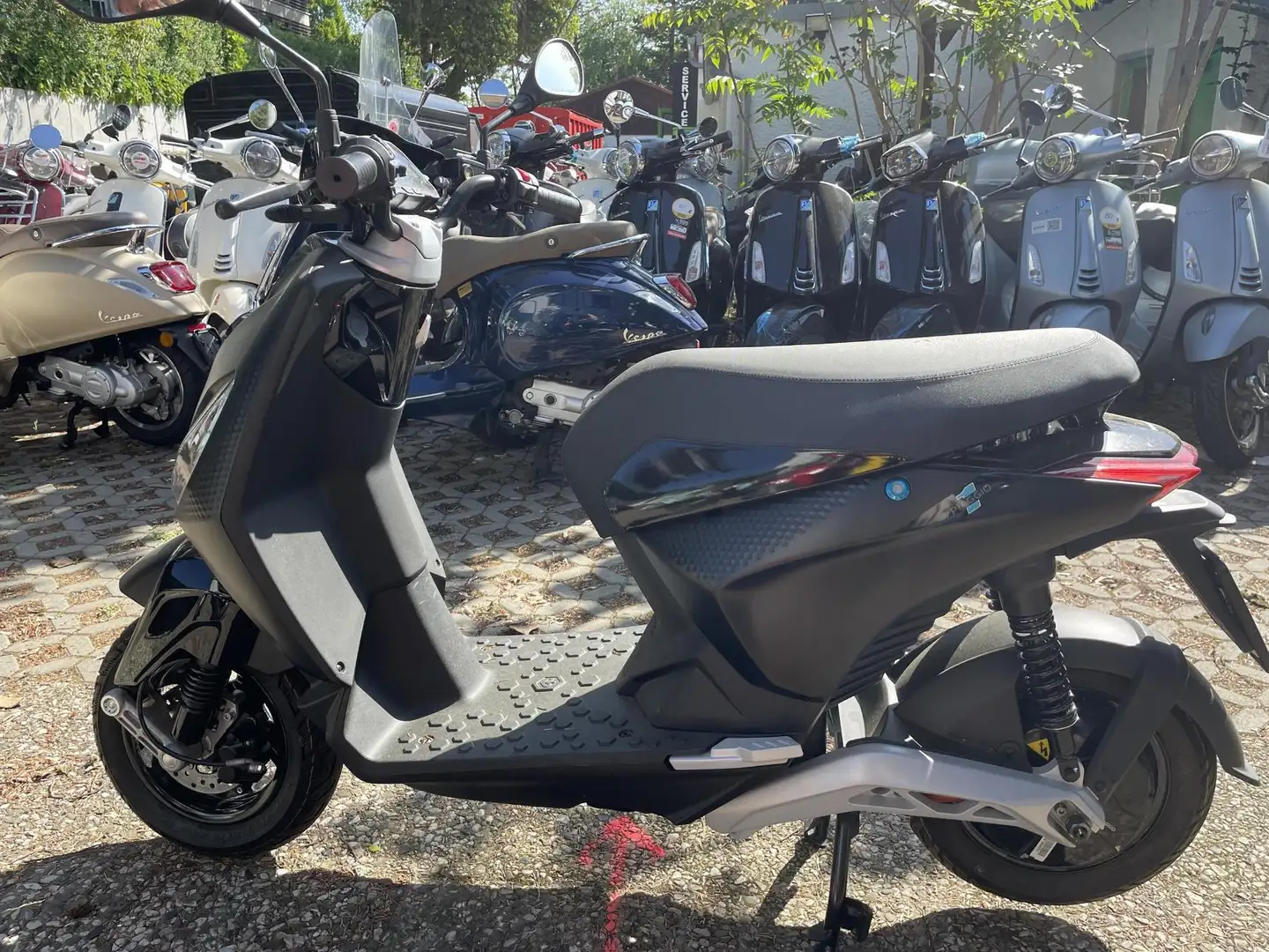Piaggio 1+ E-Roller 45 Kmh bis zu 100 Km Reichweite NUR 23 Noir - 2
