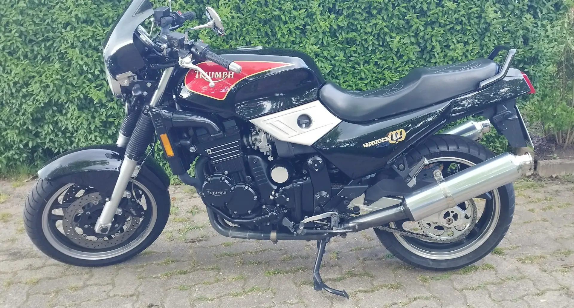 Triumph Trident 750 Schwarz - 2