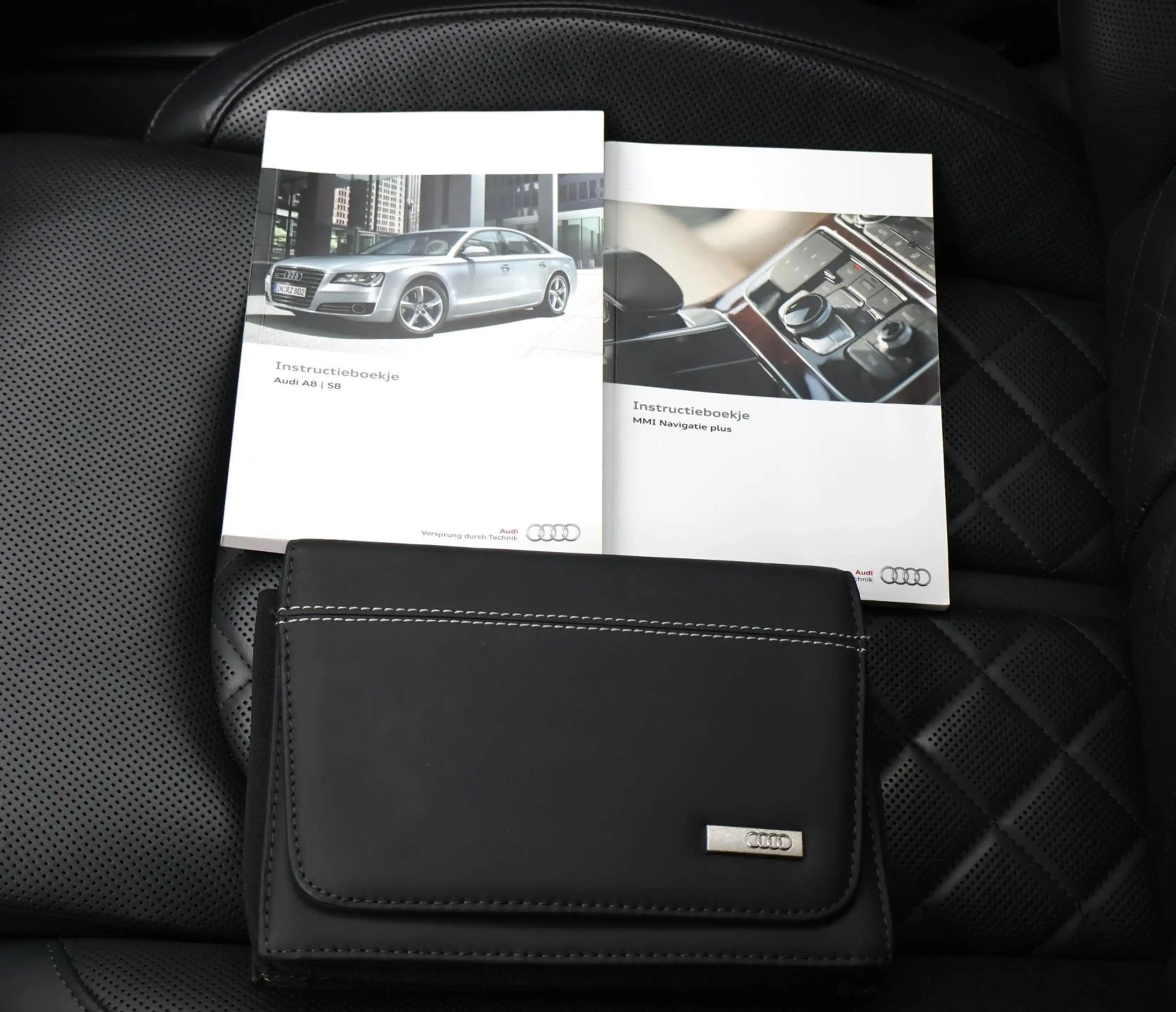 Audi S8 4.0 TFSI S8 quattro Pro Line+ Luxe/Leder/Carbon/36 — photo 25