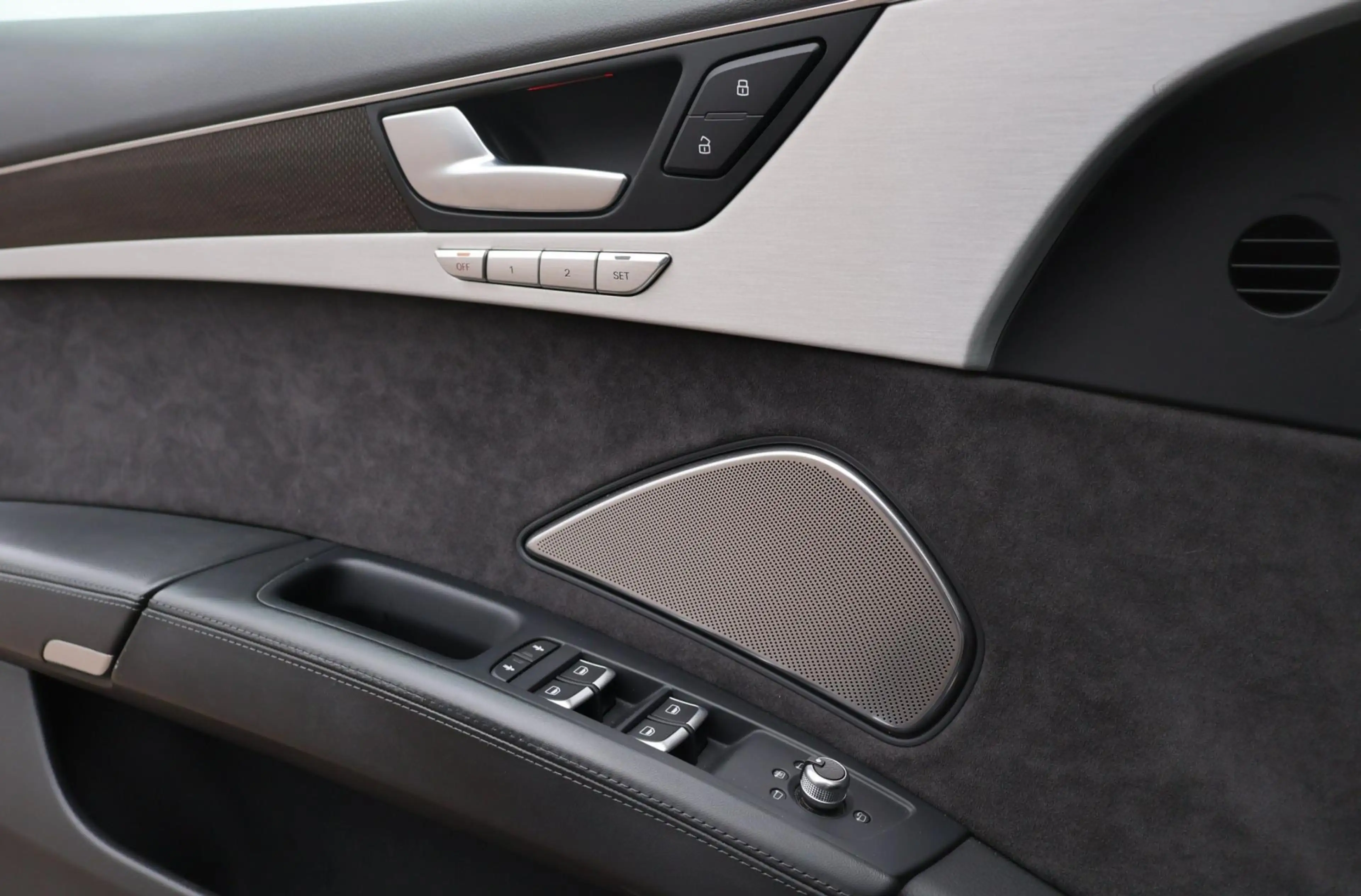Audi S8 4.0 TFSI S8 quattro Pro Line+ Luxe/Leder/Carbon/36 — photo 18