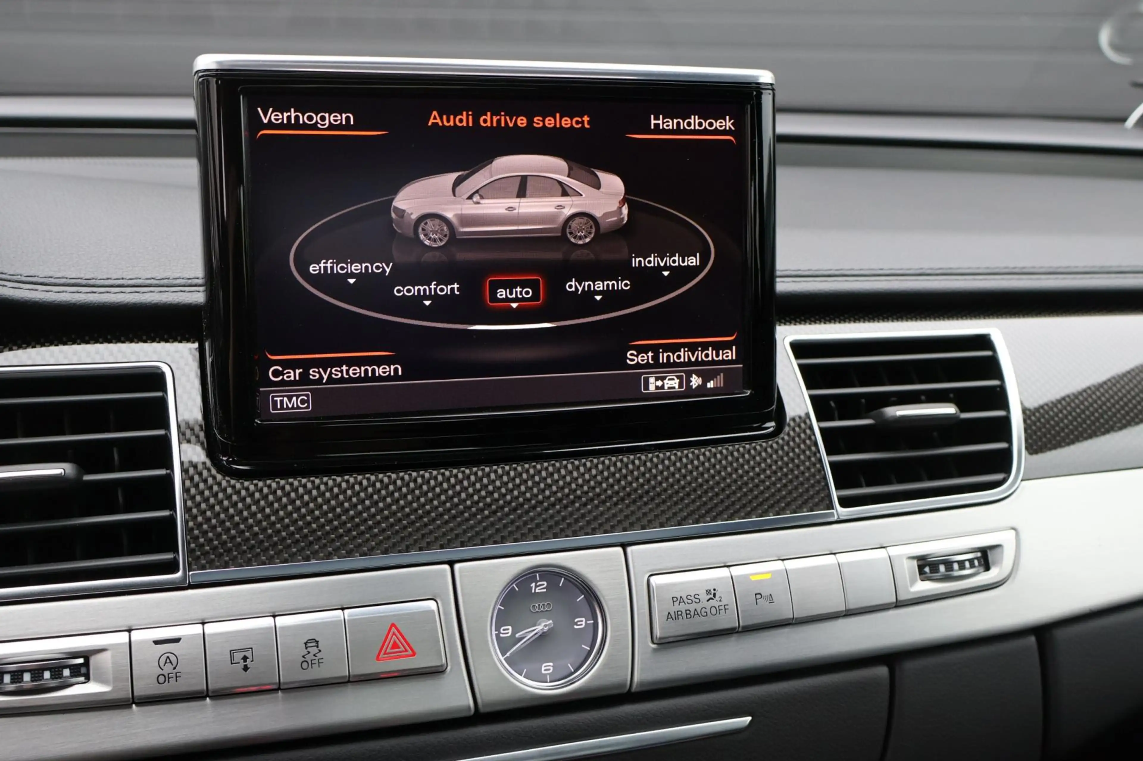 Audi S8 4.0 TFSI S8 quattro Pro Line+ Luxe/Leder/Carbon/36 — photo 23
