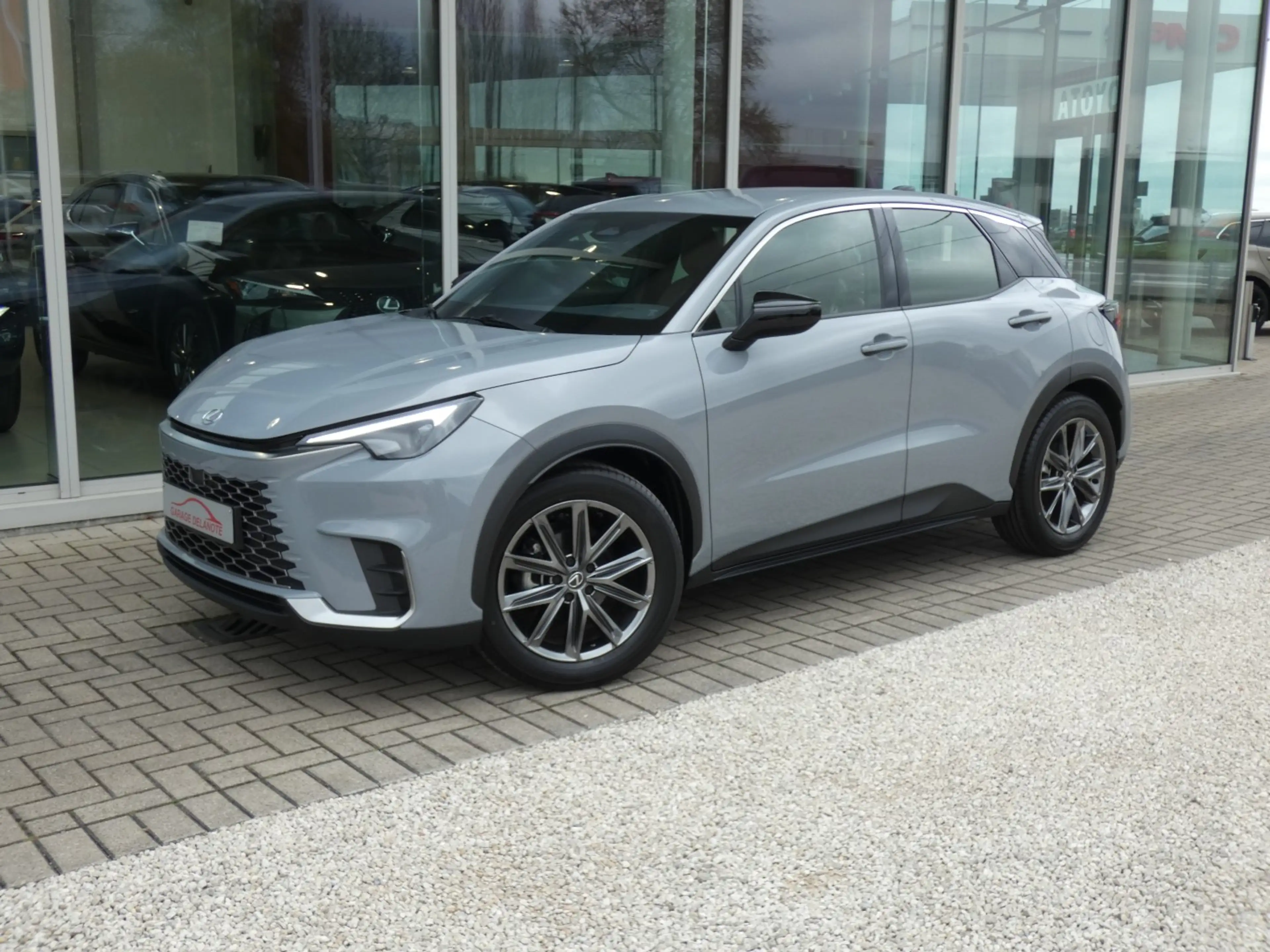 Lexus LBX Hybrid Elegant +LEDER+Elektrische koffer+GSM lader — photo 3