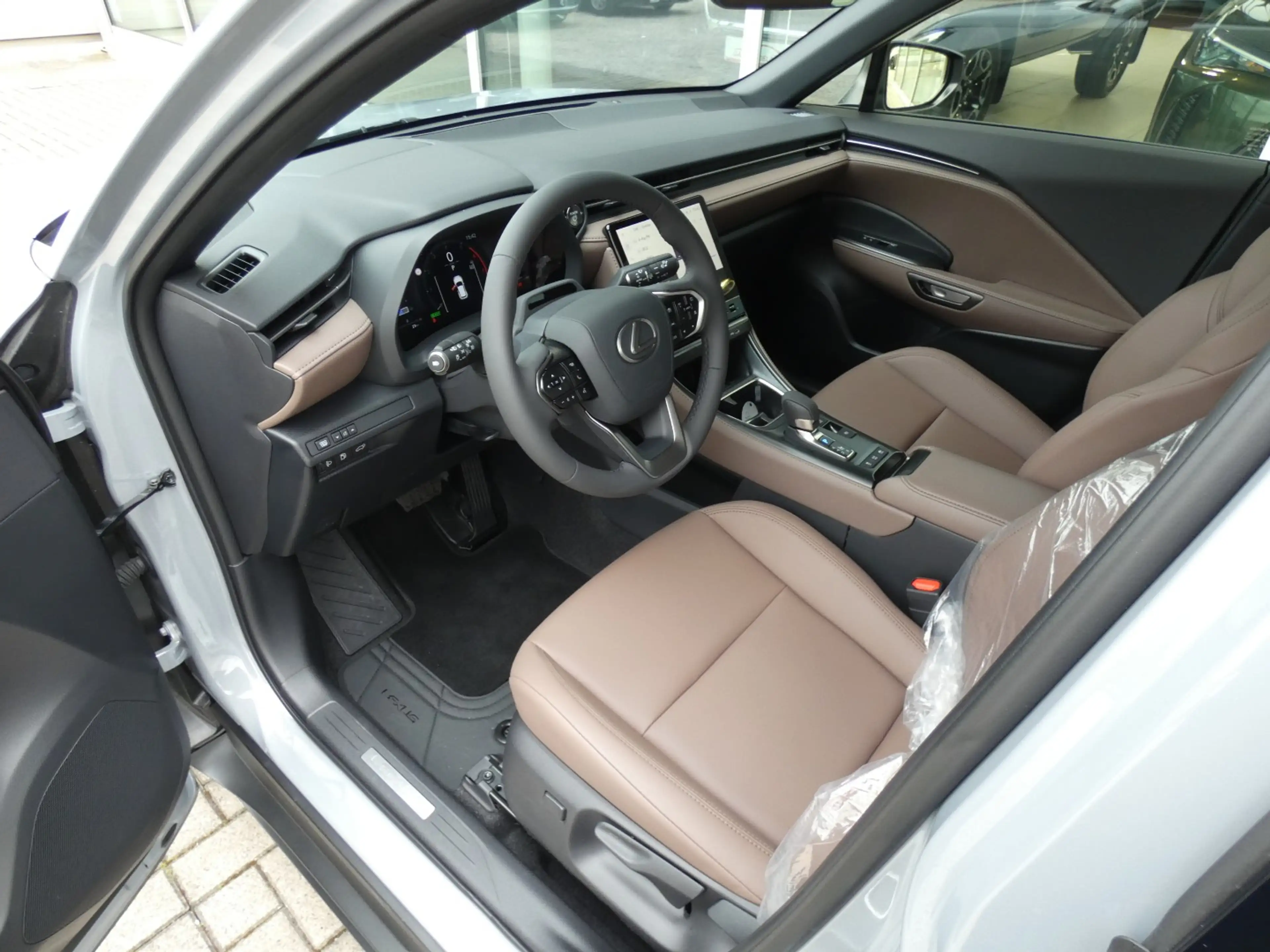 Lexus LBX Hybrid Elegant +LEDER+Elektrische koffer+GSM lader — photo 6