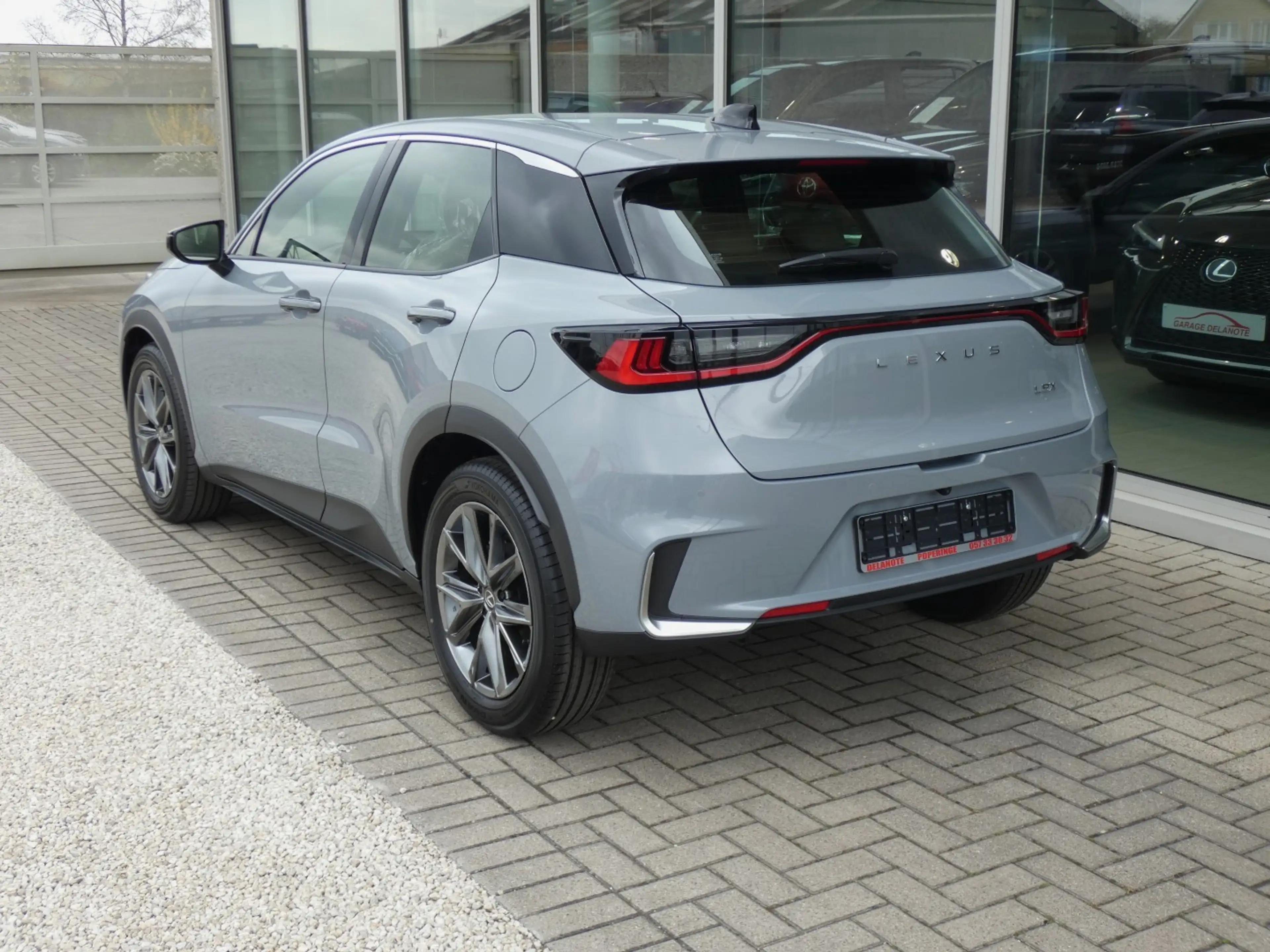 Lexus LBX Hybrid Elegant +LEDER+Elektrische koffer+GSM lader — photo 5