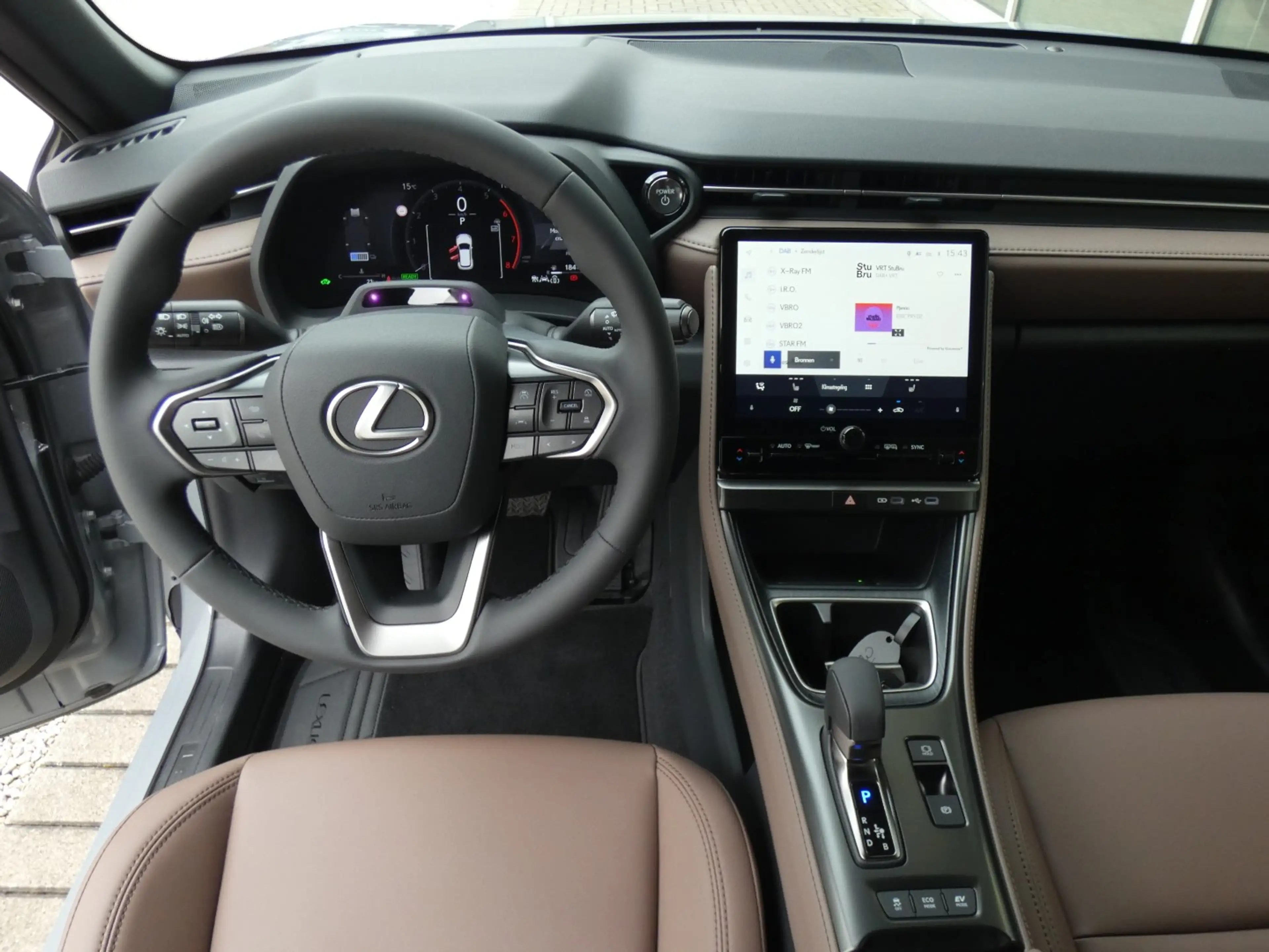 Lexus LBX Hybrid Elegant +LEDER+Elektrische koffer+GSM lader — photo 9