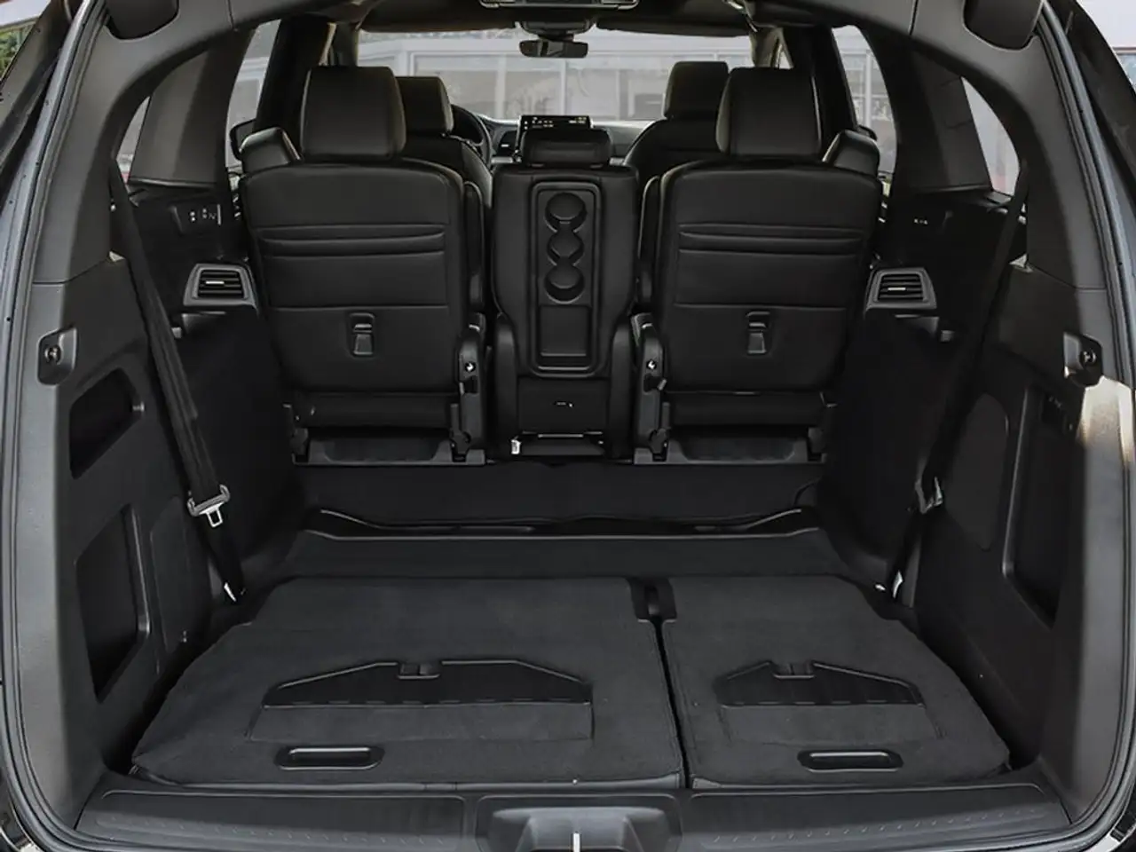 Honda Odyssey снимка Honda Odyssey