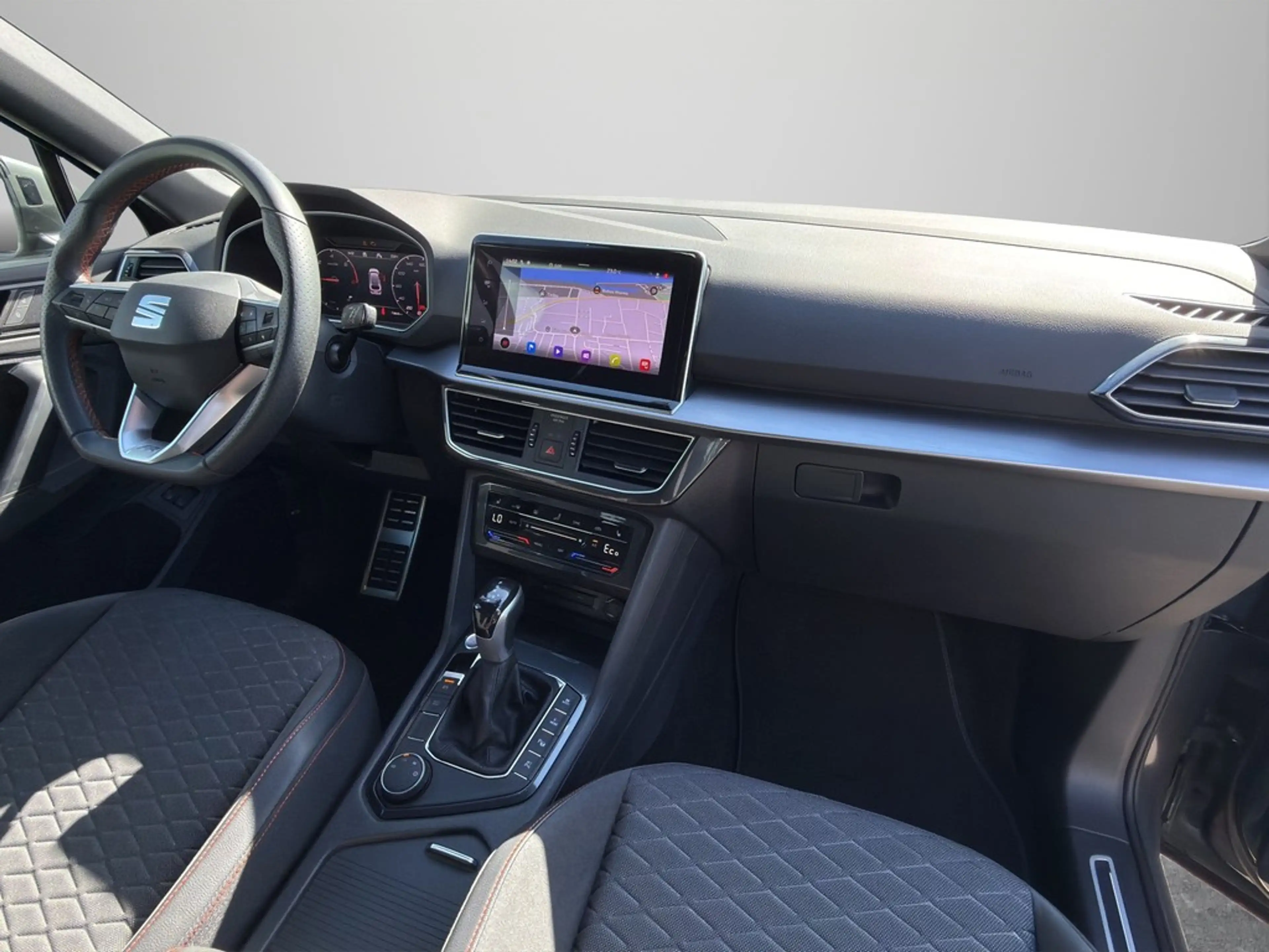 SEAT Tarraco 1.4 eHybrid FR *PANO*ACC*AHK*NAVI* — photo 6