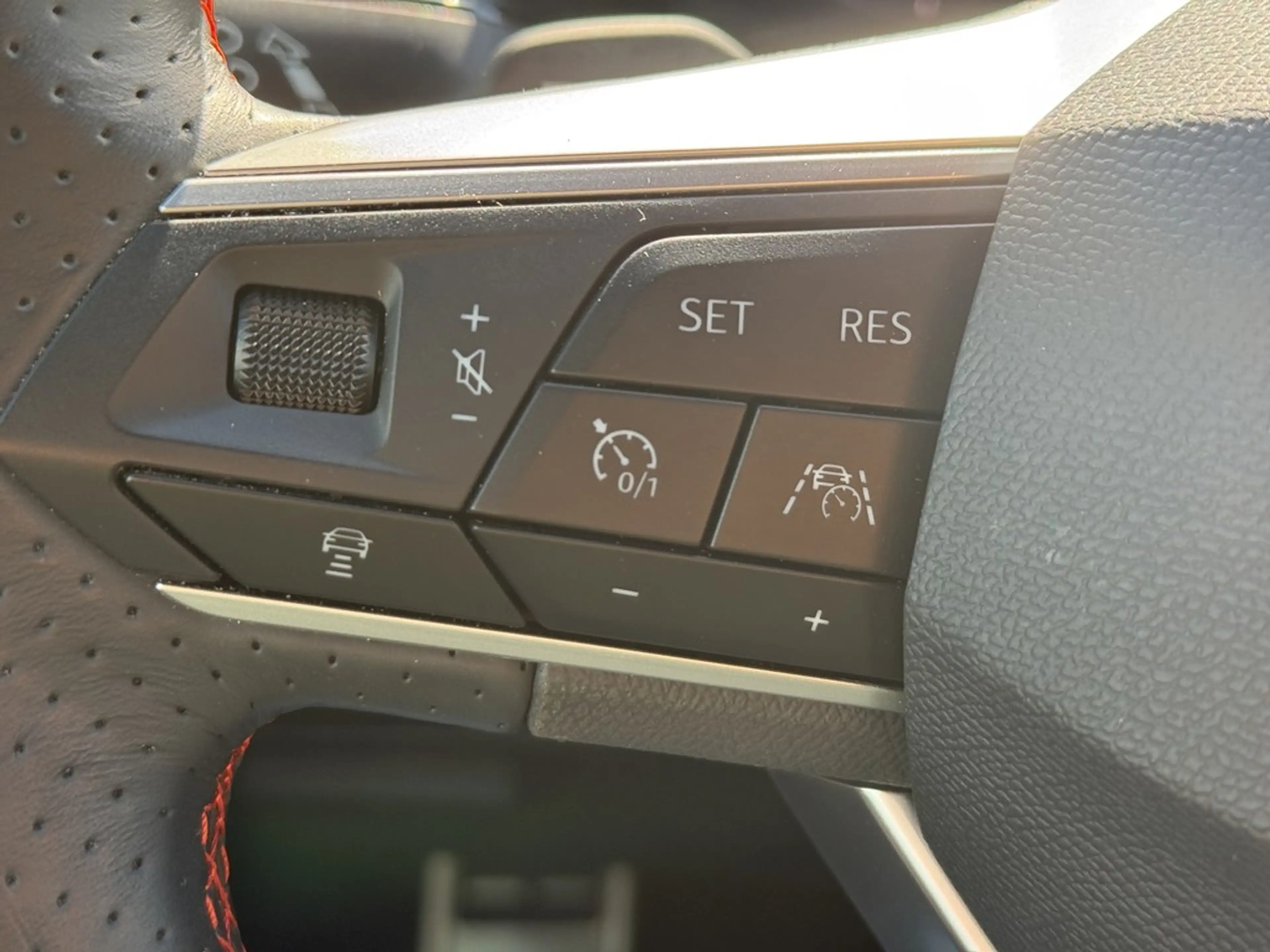 SEAT Tarraco 1.4 eHybrid FR *PANO*ACC*AHK*NAVI* — photo 11