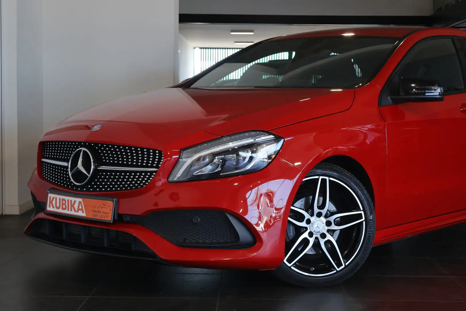 Mercedes-Benz A 180 AMG-line Navi CruiseC Camera Garantie* Rouge - 2