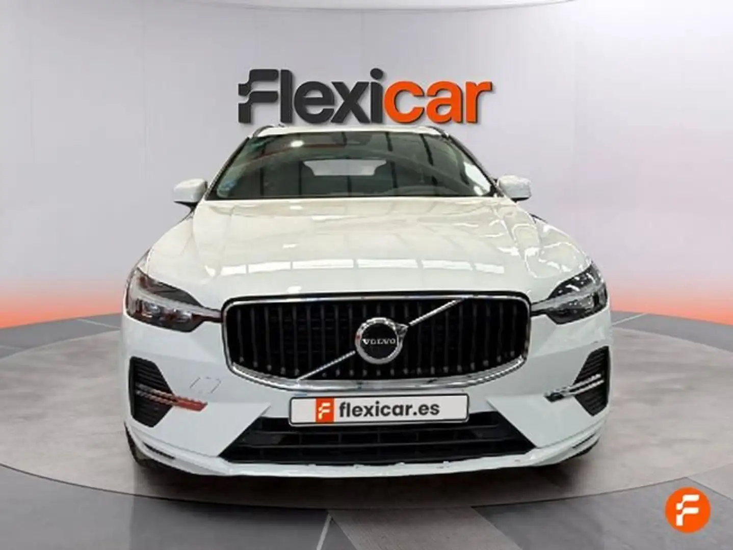 Volvo XC60 2.0 B4 D AWD Momentum Pro Auto Blanco - 2