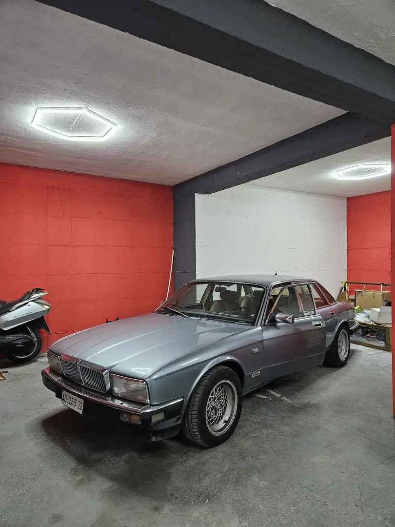 Jaguar XJ40 Sovereign 4.0 - 2