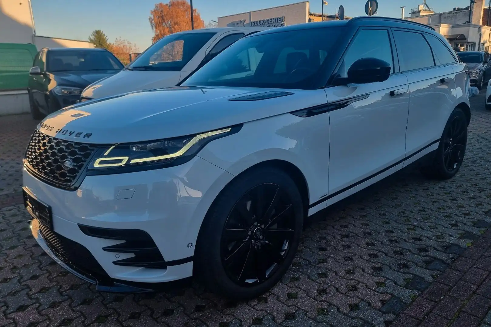 Land Rover Range Rover Velar R-Dynamic HSE Wit - 1