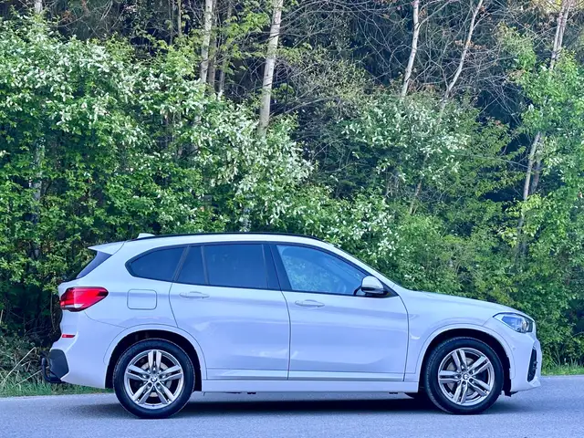 BMW X1 view 3