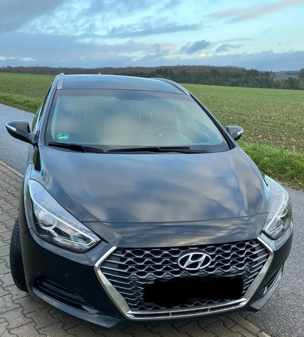 Hyundai i40 i40 Kombi blue 1.6 CRDi DCT Space Schwarz - 1