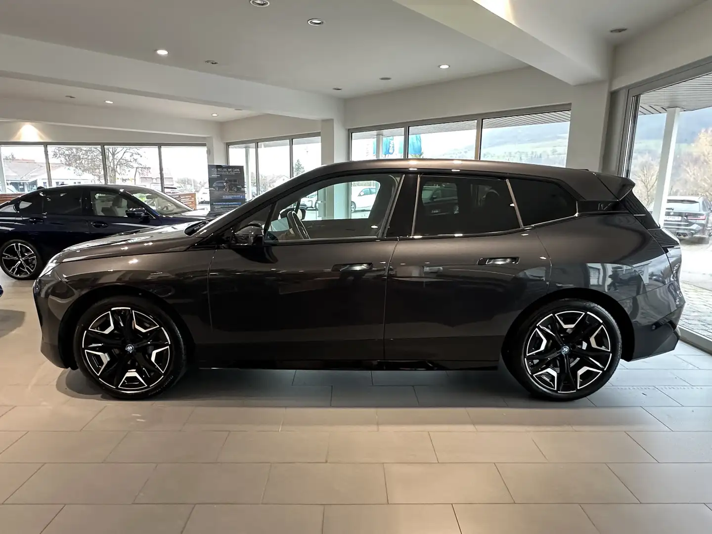 BMW iX xDrive40 Sportpaket Head-Up HK HiFi DAB RFK Grau - 2