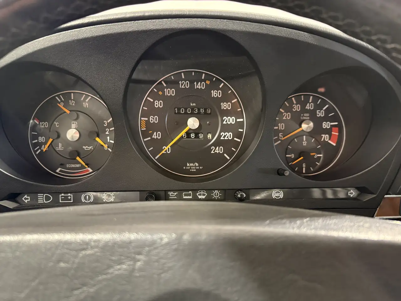 Mercedes-Benz 300 SL R107 DE-Modell Classic Data 2+, foto 12