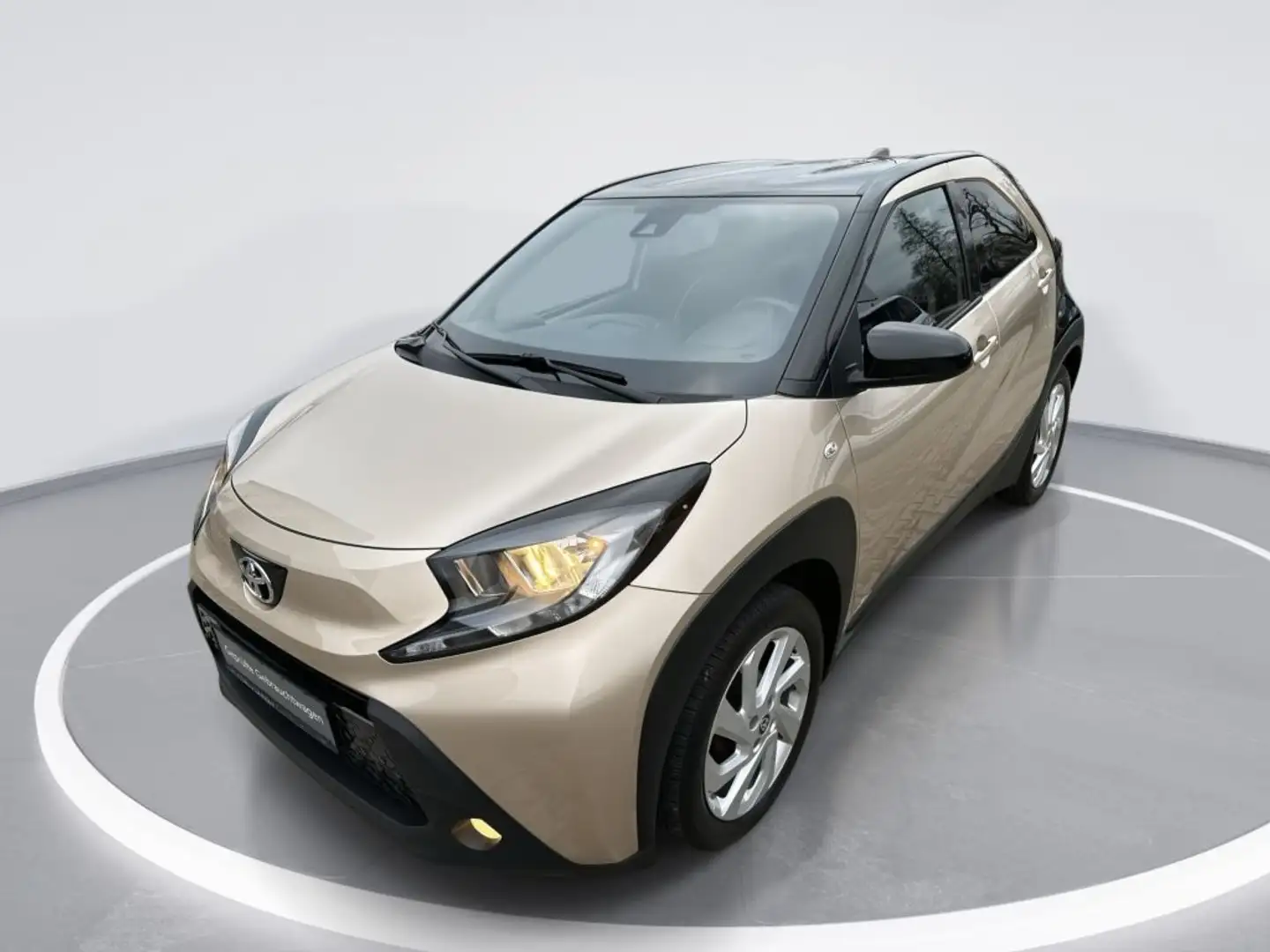 Toyota Aygo X S-CVT Pulse 1,0-l-VVT-i Automatik Sitzheizung Bej - 1