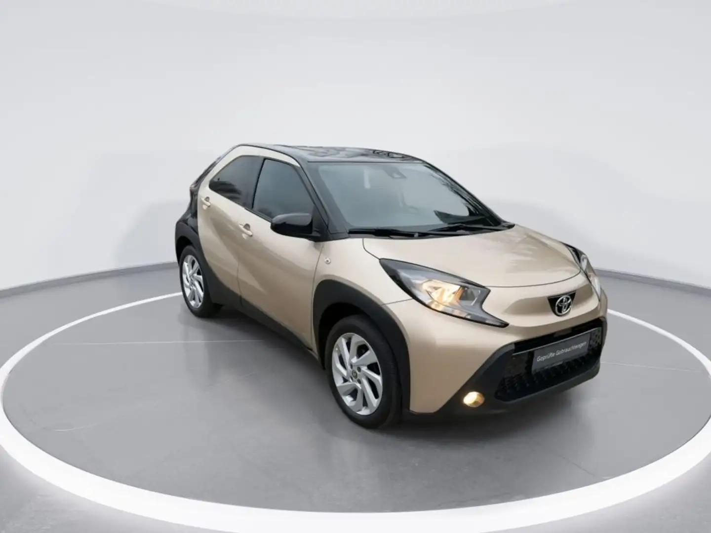 Toyota Aygo X S-CVT Pulse 1,0-l-VVT-i Automatik Sitzheizung Bej - 2