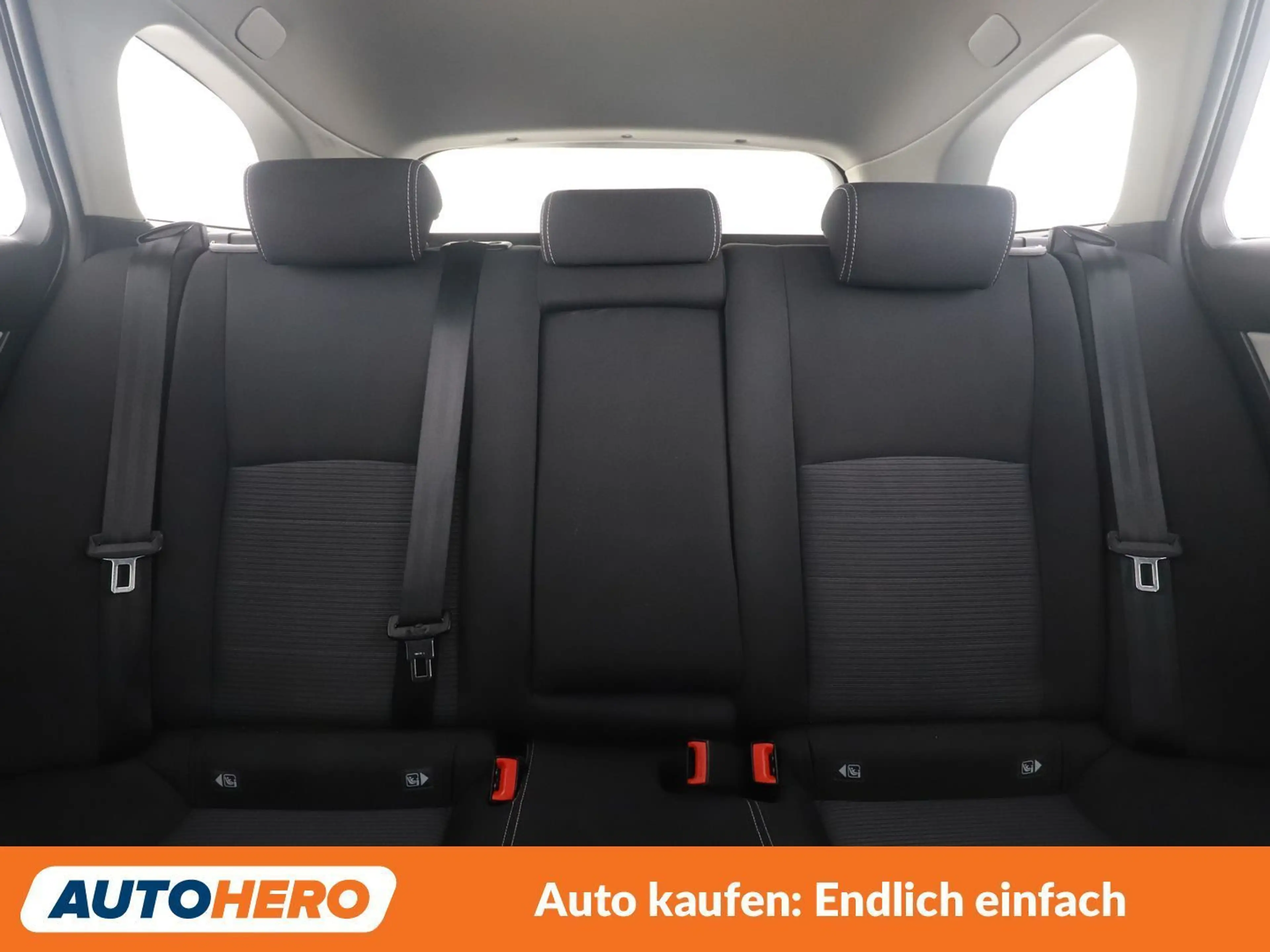 Toyota Avensis 2.0 D-4D Active Plus — photo 15