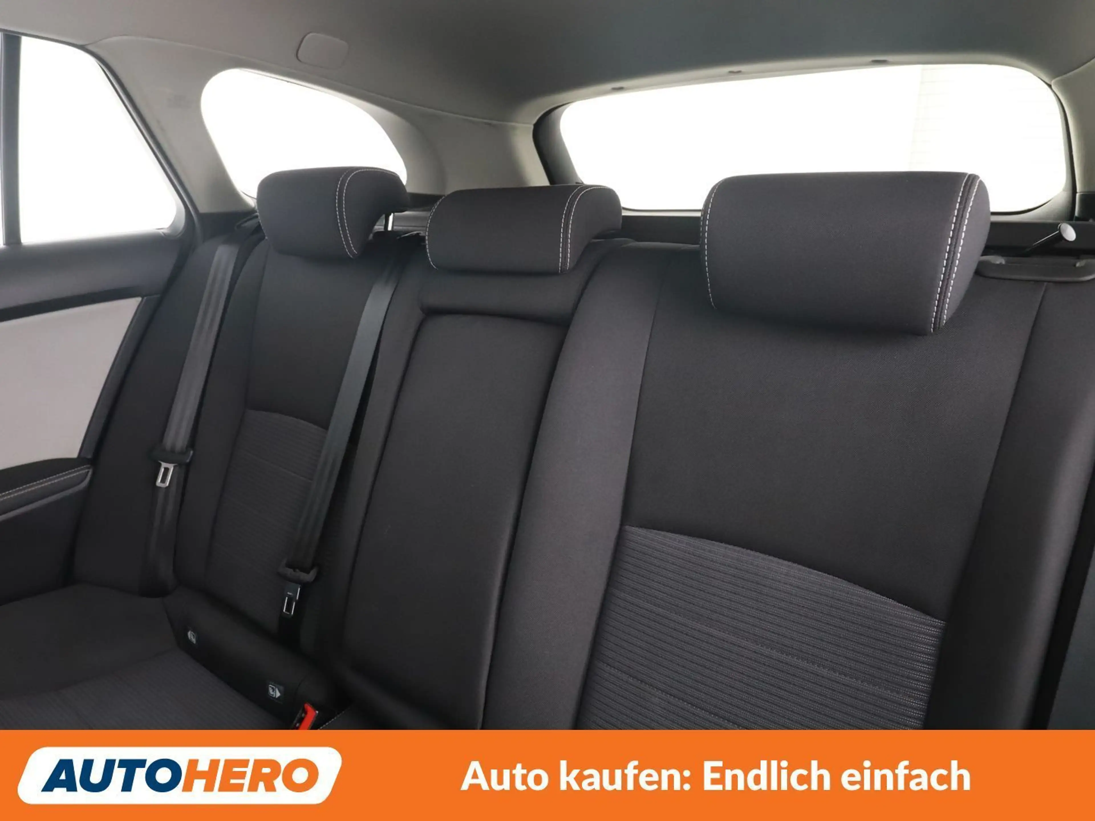 Toyota Avensis 2.0 D-4D Active Plus — photo 14
